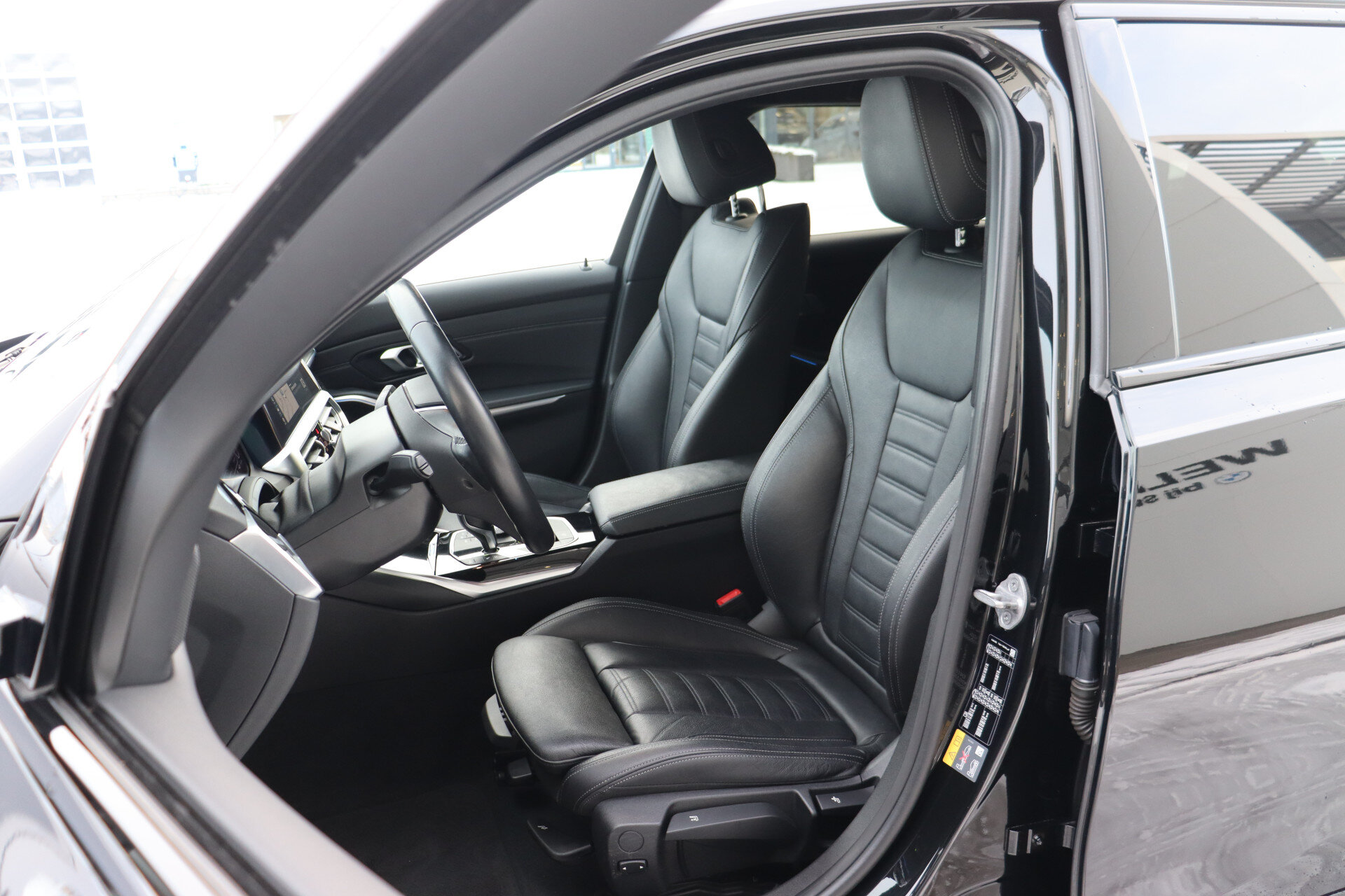 BMW 3 Serie Touring 330e High Executive Sport Line Automaat - Afbeelding 4