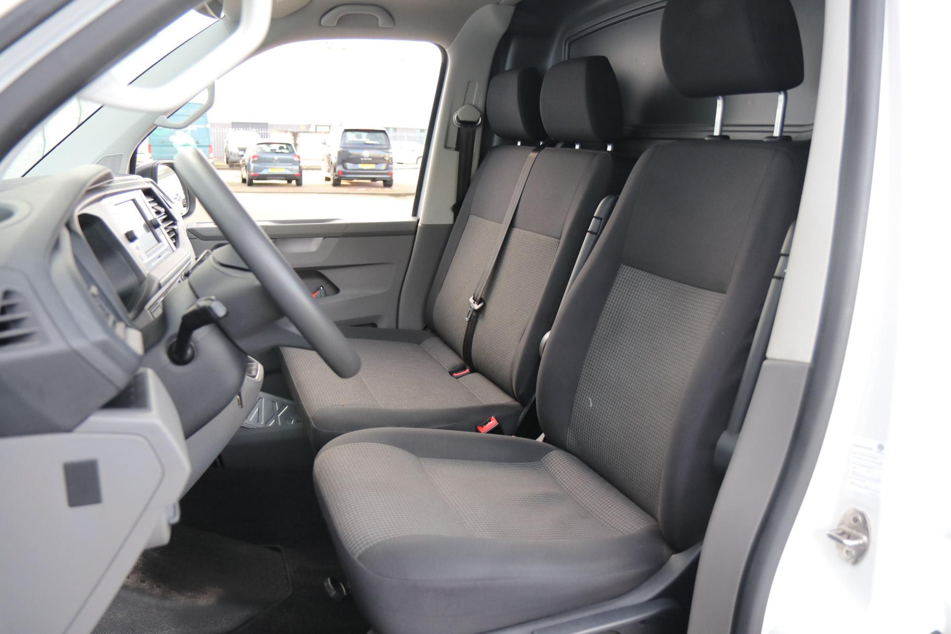 Volkswagen Transporter 2.0 TDI 110pk L2H1 28 Comfortline - Afbeelding 5