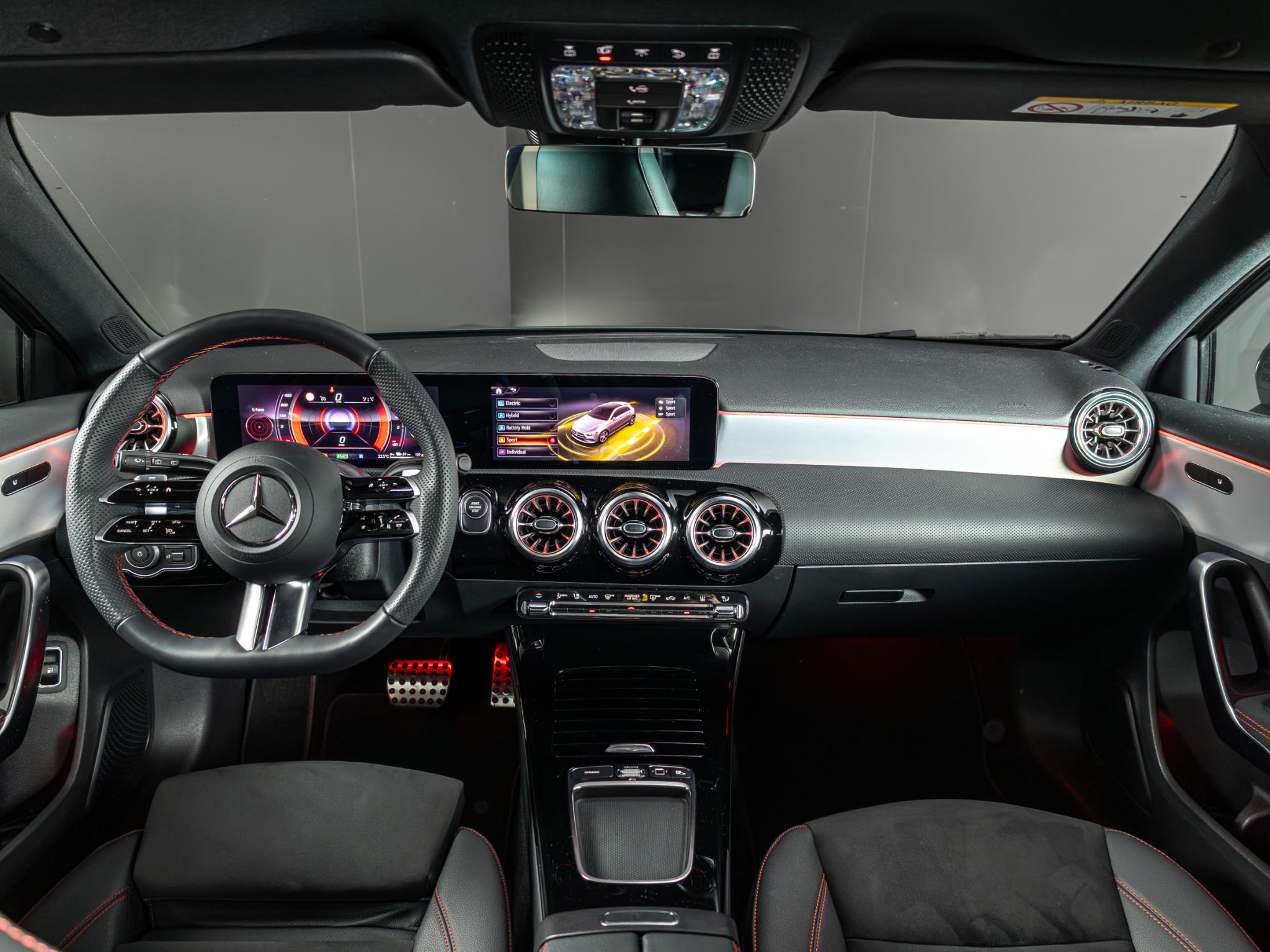 Mercedes-Benz A-Klasse Hatchback 250 e AMG Line - Afbeelding 3