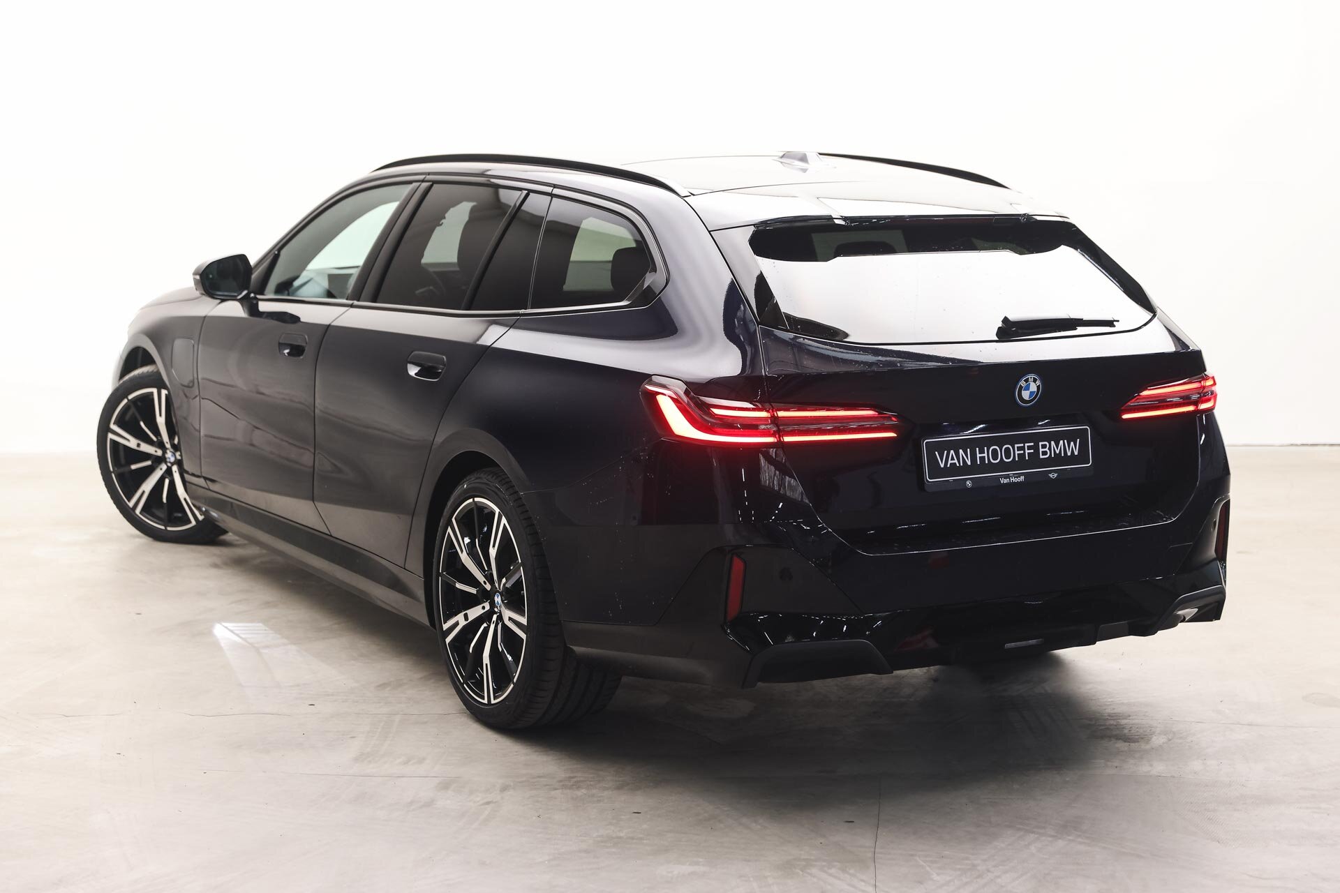 BMW 5 Serie Touring 530e M Sport Automaat - Afbeelding 2