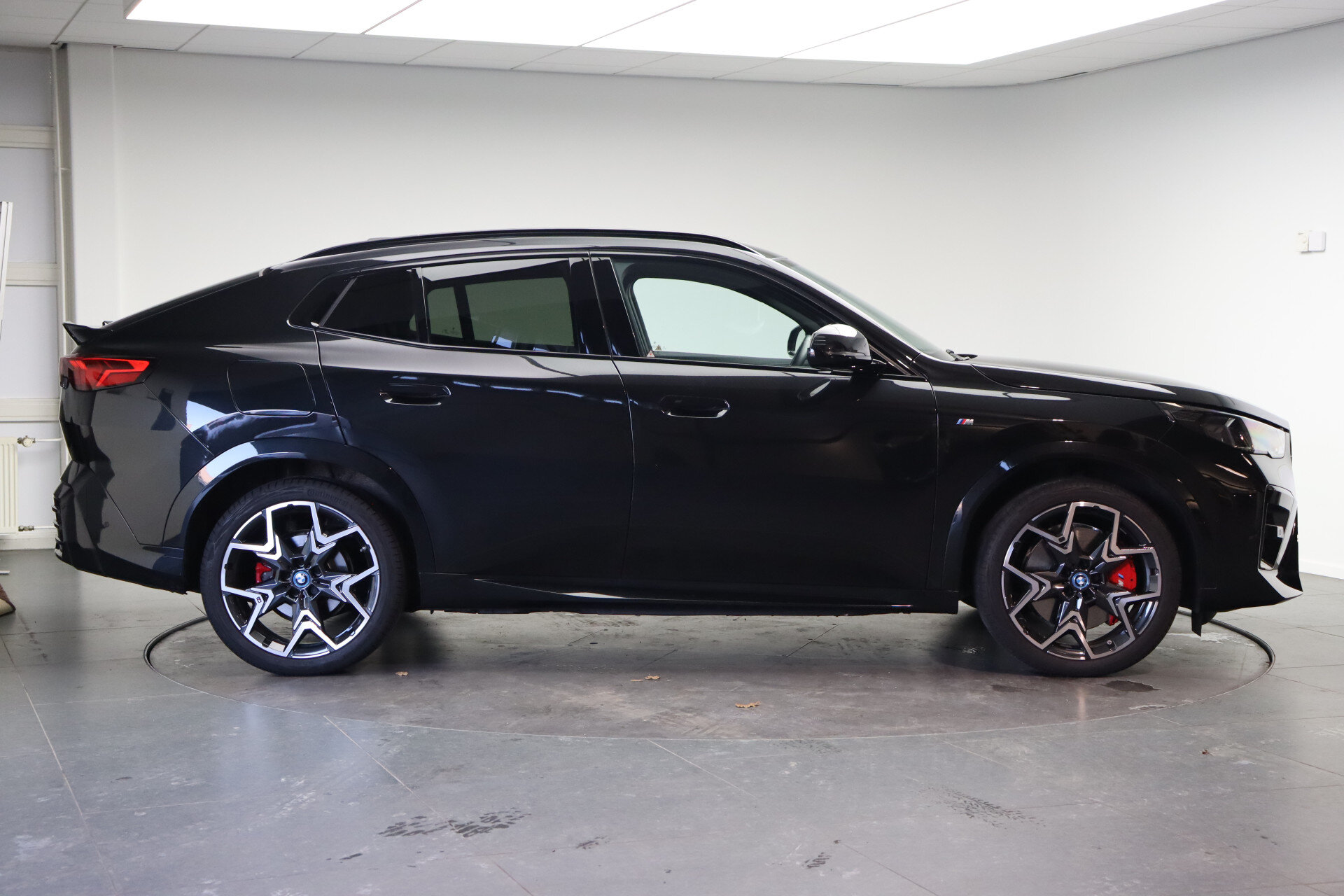 BMW iX2 eDrive20 M Sport - Afbeelding 4