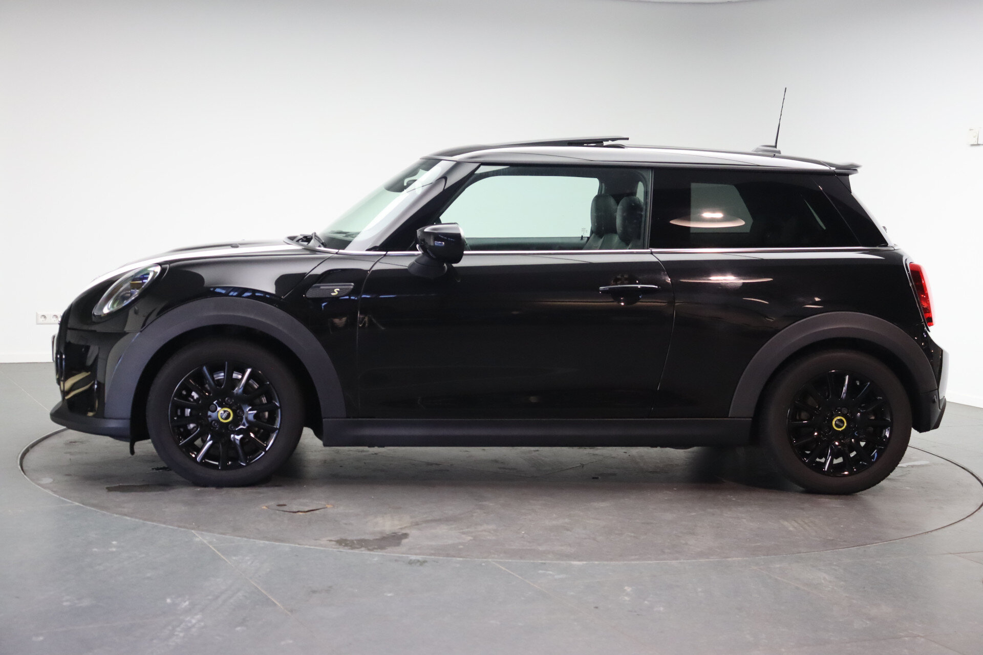 MINI Electric Classic - Afbeelding 2