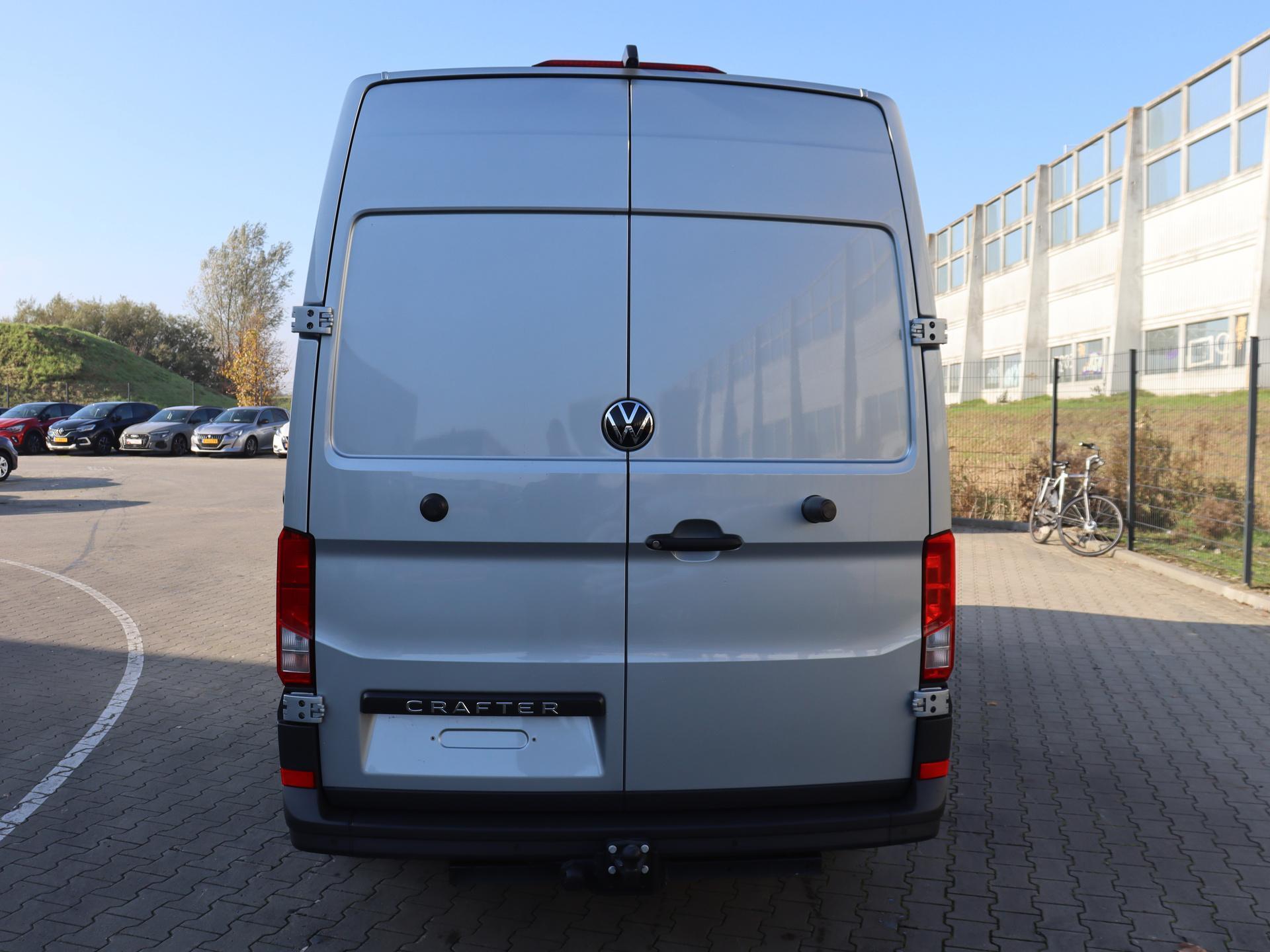 VW Bedrijfswagens Crafter L3H3 Trendline 103kW 140pk 3T GVW 6 versn.hand - Afbeelding 2