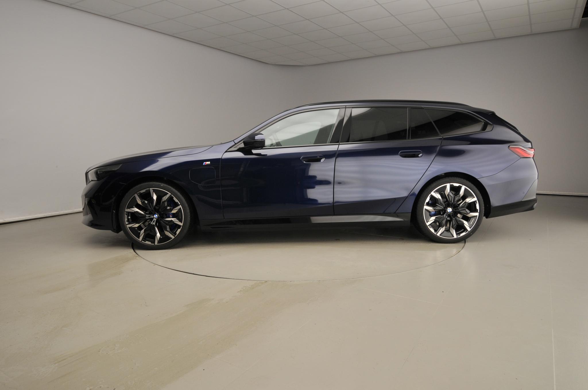 BMW 5 Serie Touring 550e xDrive - Afbeelding 2