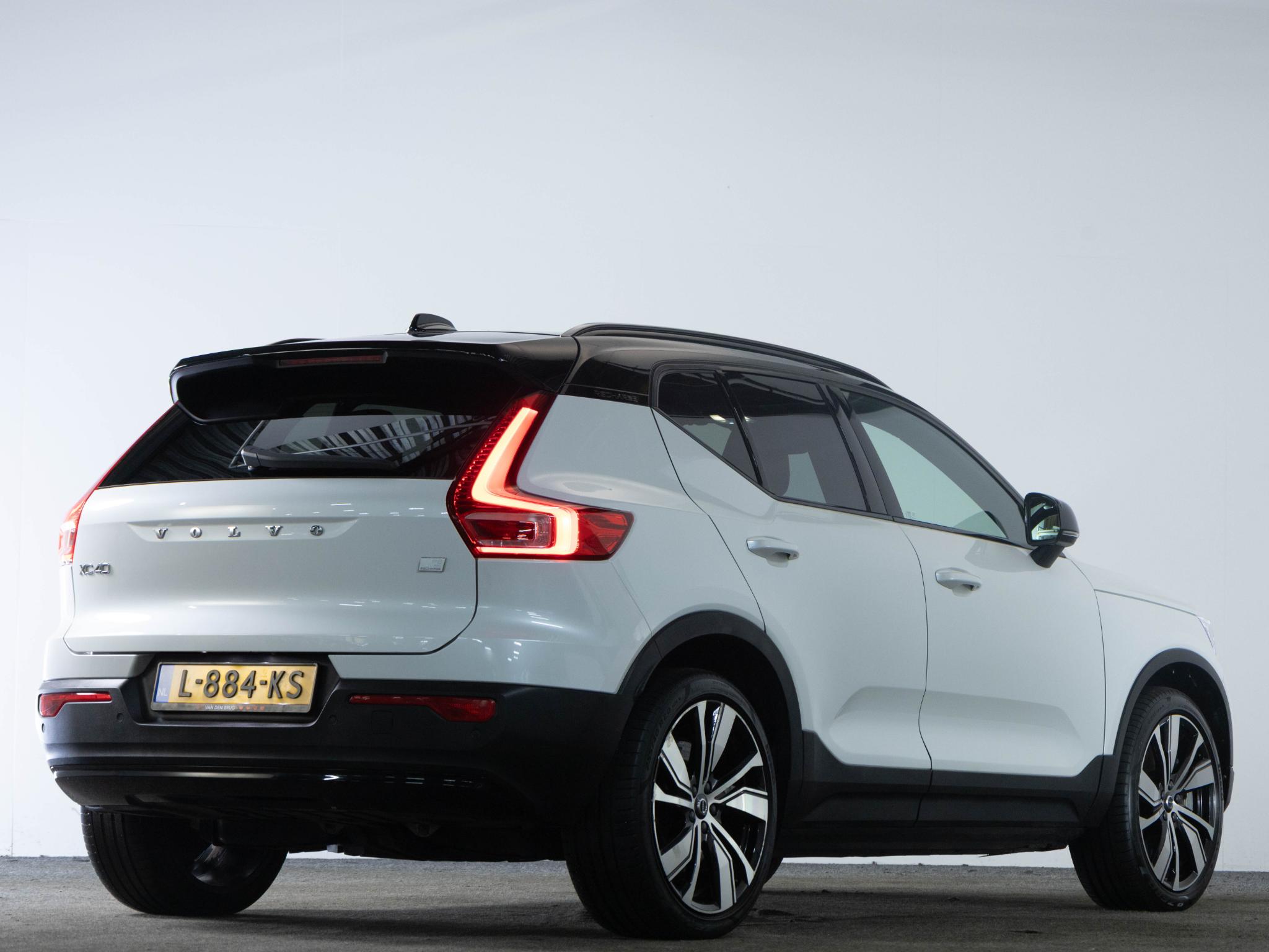 Volvo XC40 R-Design P8 408 PK AWD Recharge - Afbeelding 2