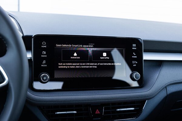 Apple Carplay/Android Auto Apple Carplay/Android Auto