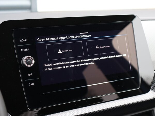 Apple Carplay/Android Auto Apple Carplay/Android Auto