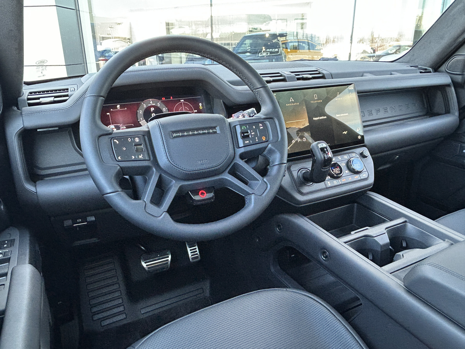 Land Rover Defender 110 4.4 P635 110 OCTA BLACK - Afbeelding 2