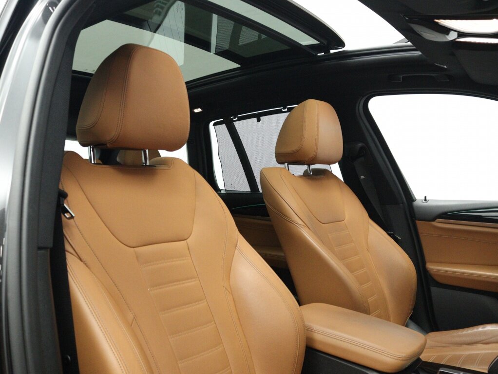 BMW X3 xDrive20i High Executive | Leder | Panoramadak | Camera | Navi | - Afbeelding 4