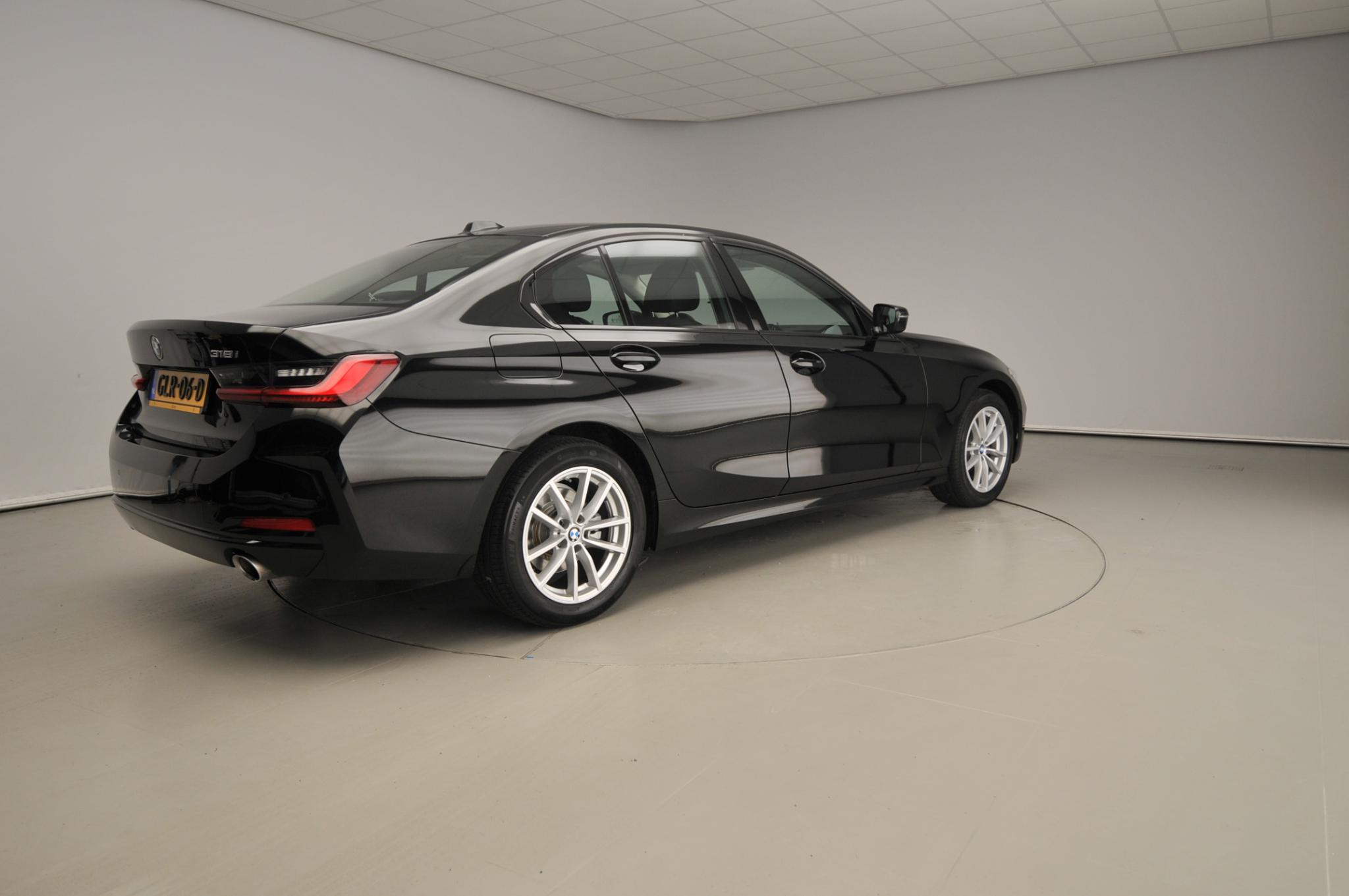 BMW 3 Serie Sedan 318i - Afbeelding 2