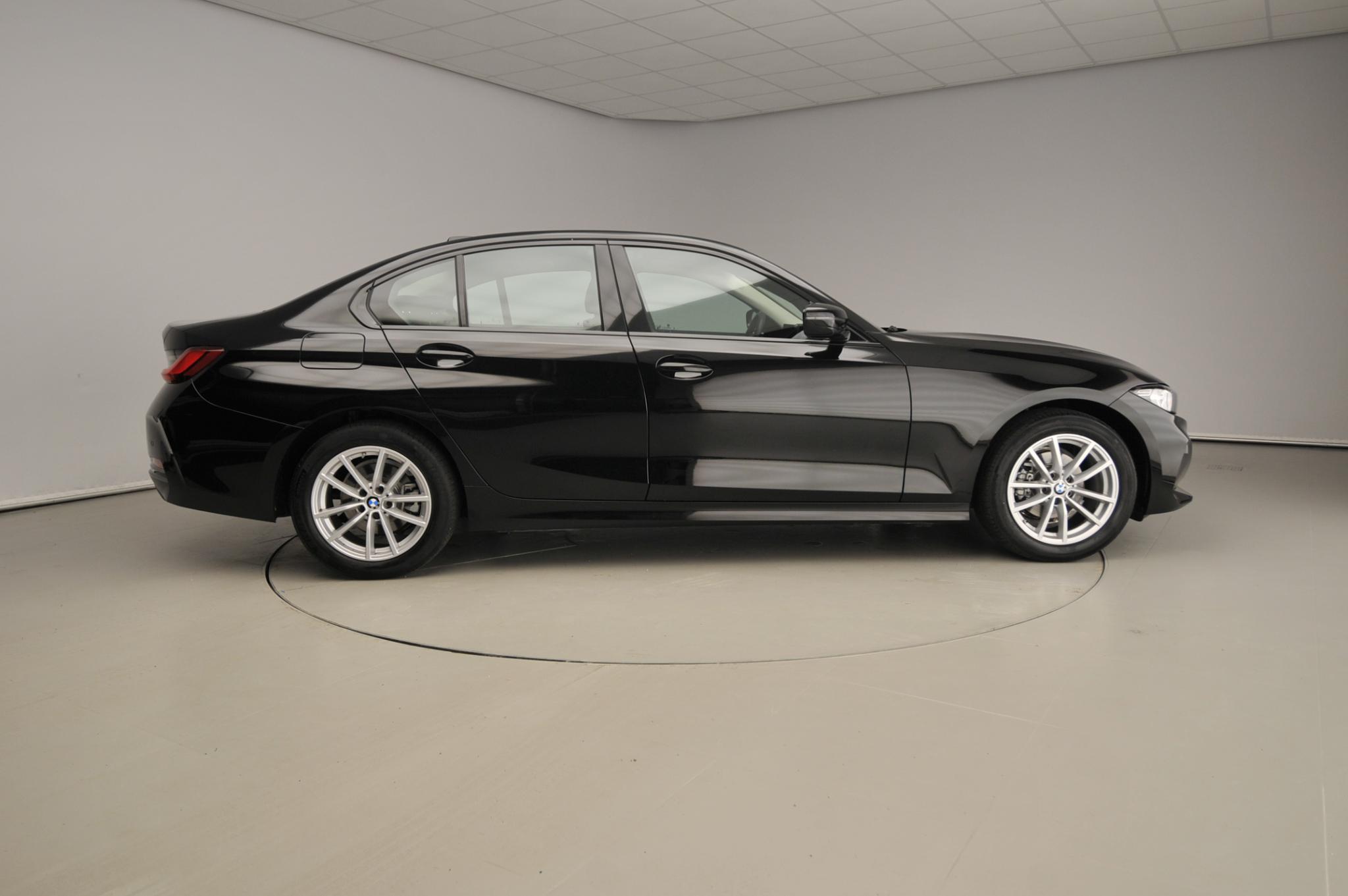 BMW 3 Serie Sedan 318i - Afbeelding 3