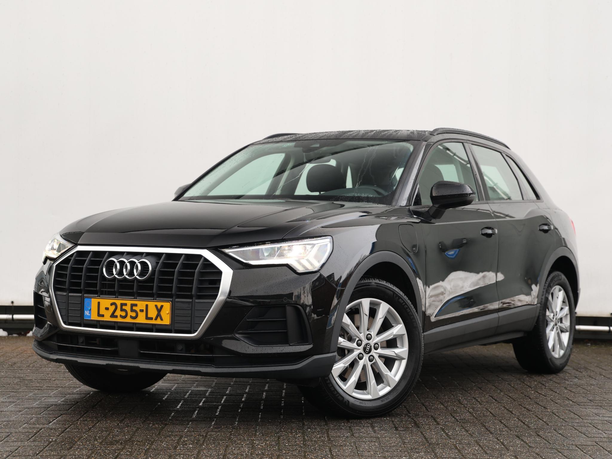 Audi Q3 45 TFSI e Business Edition