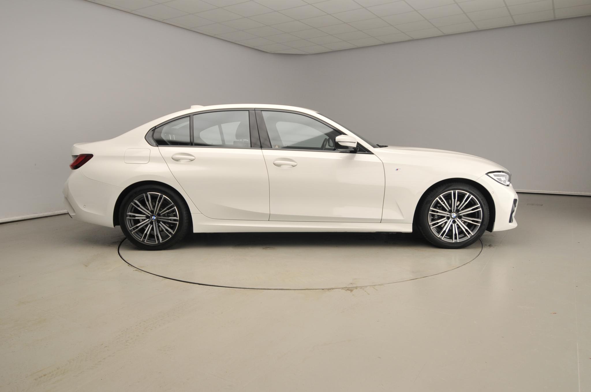 BMW 3 Serie Sedan 318i - Afbeelding 2
