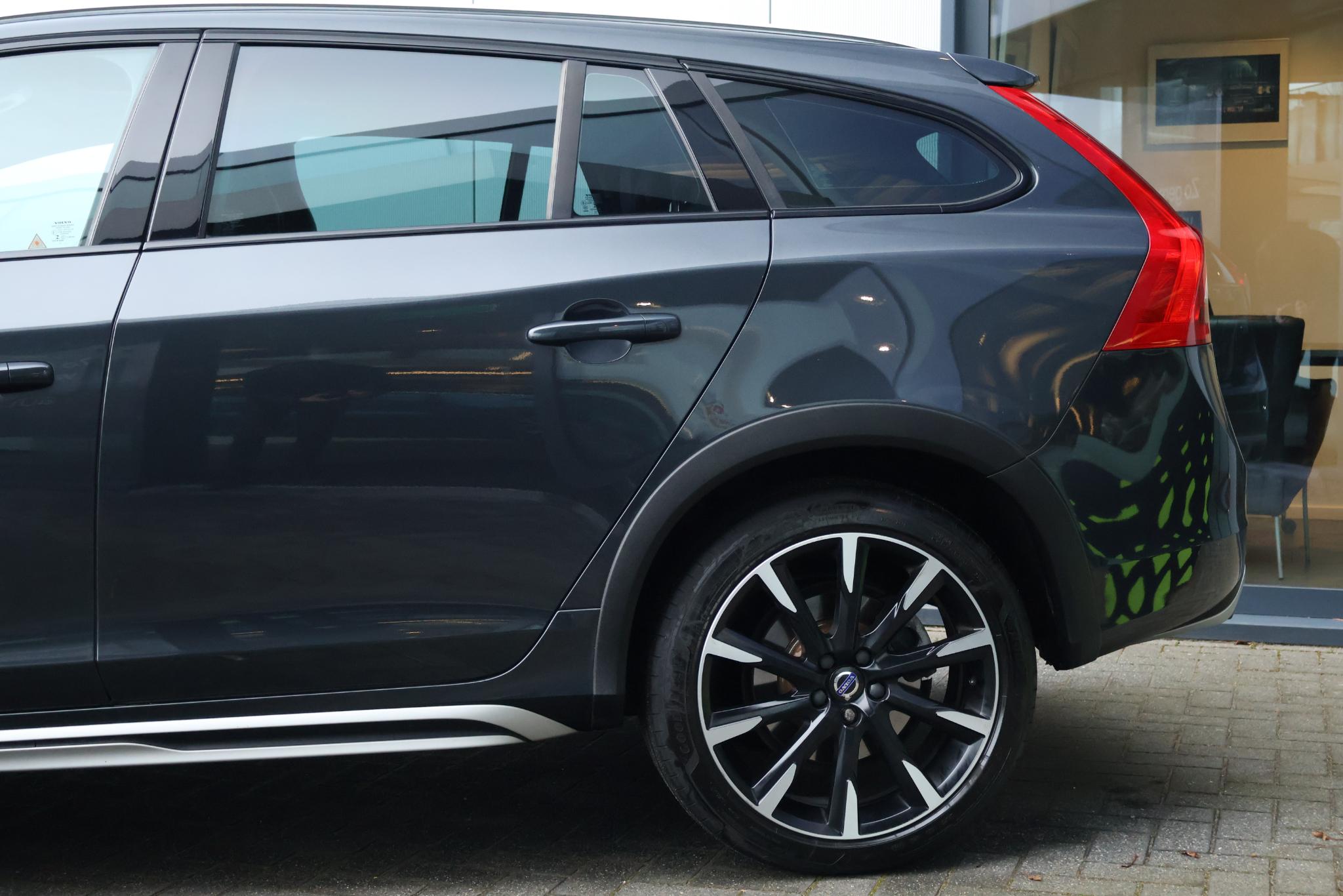 Volvo V60 Cross Country 2.0 D3 Polar+ - Bild 5