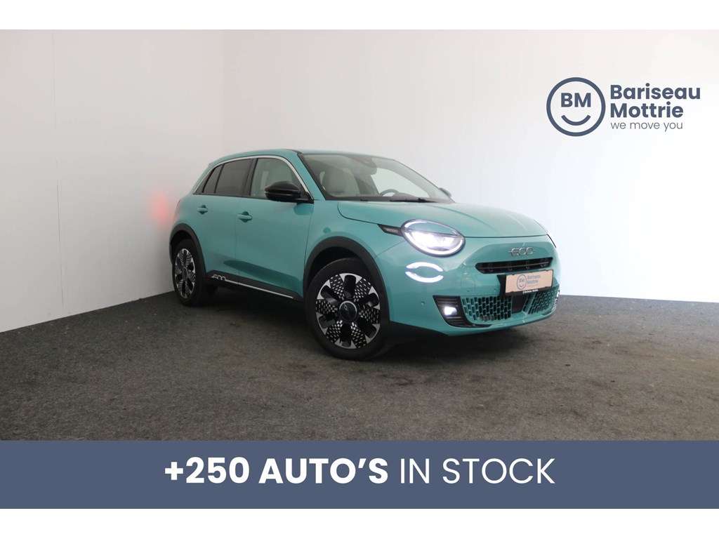 Fiat 600 LA PRIMA HYBRID 136PK *LEDER*DAB*GPS*CAMERA SENSOR v