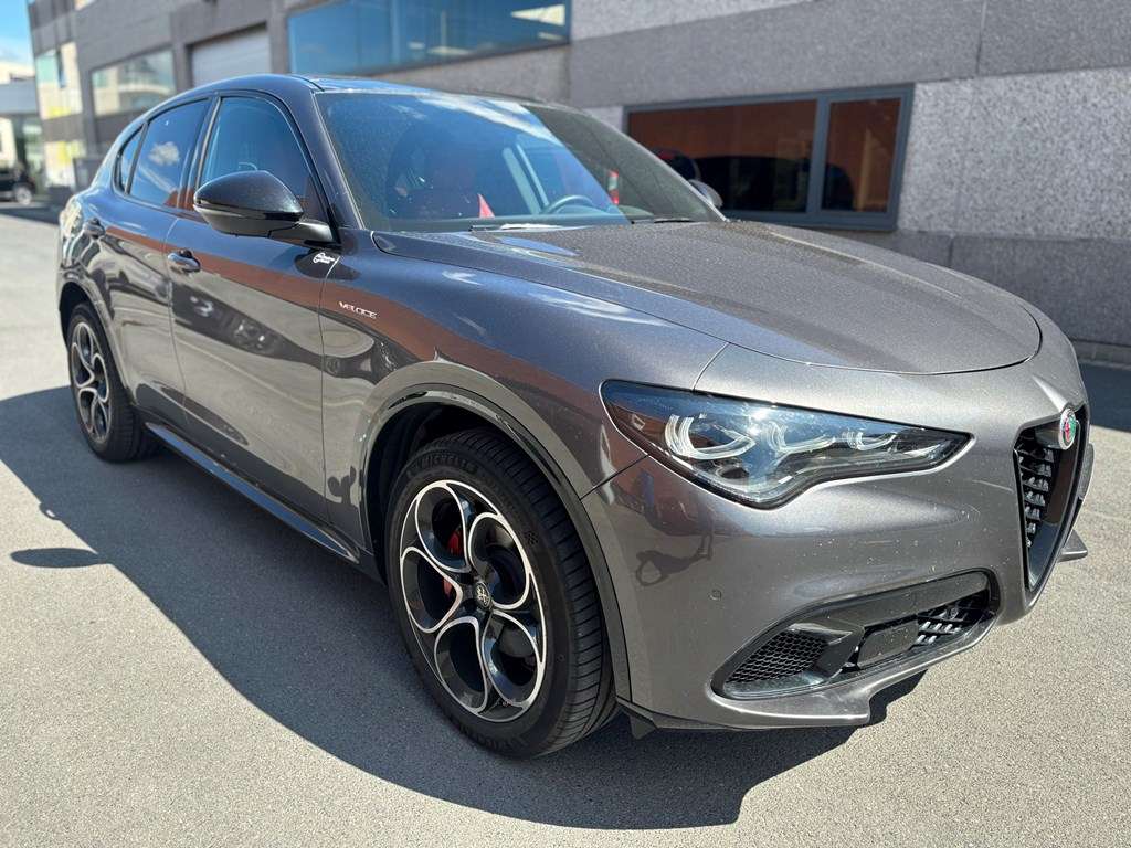 Alfa Romeo Stelvio VELOCE 2.0 TURBO Q4 AUTOMAAT *PANO DAK*TREKHAAK* v
