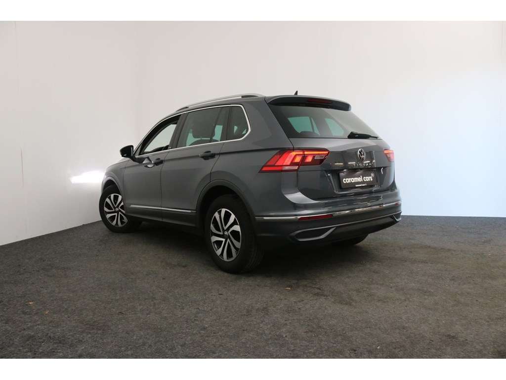 Volkswagen Tiguan 2.0D AUTOMAAT ACTIVE *DAB*GPS*CARPLAY*CAMERA ACHTE v - Afbeelding 4