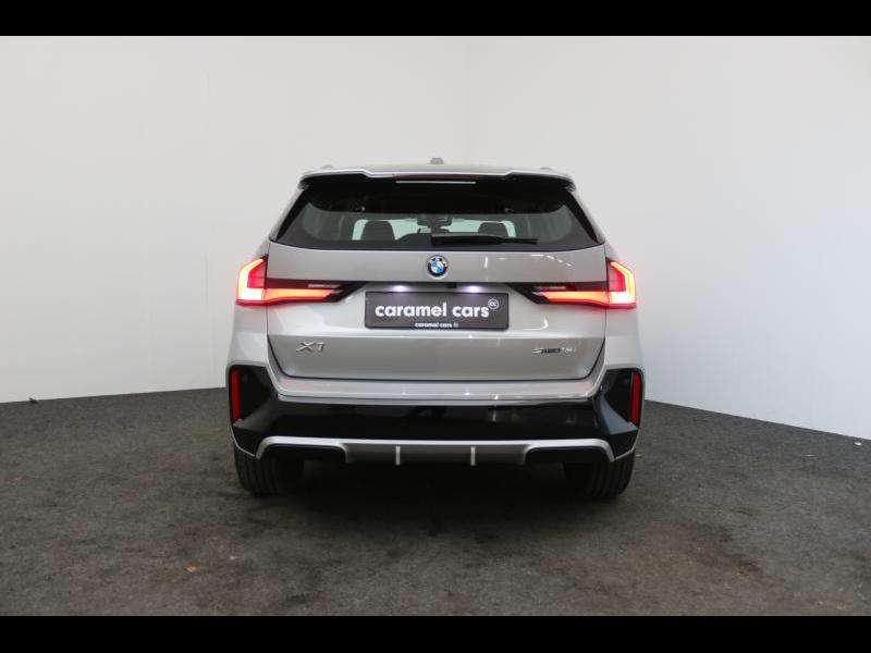 BMW X1 sDRIVE 18I M-PAKKET AUTOMAAT FACELIFT *DAB*GPS*CARPLAY*CAMERA SENSOREN*SPORTZETELS*ALCANTARA* v - Image 5