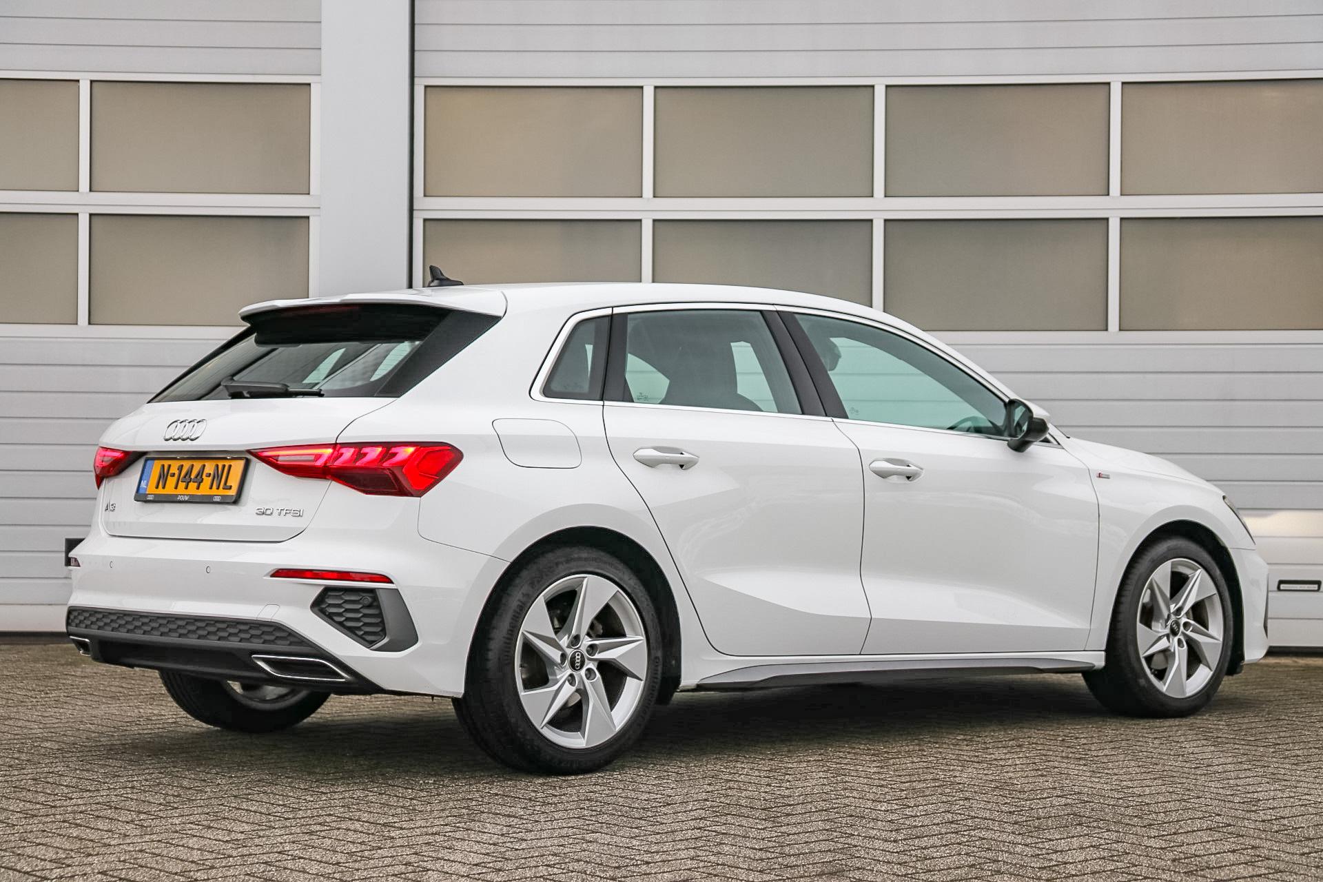 Audi A3 Sportback 30 TFSI 110pk S-tronic S-Line Edition - Afbeelding 2