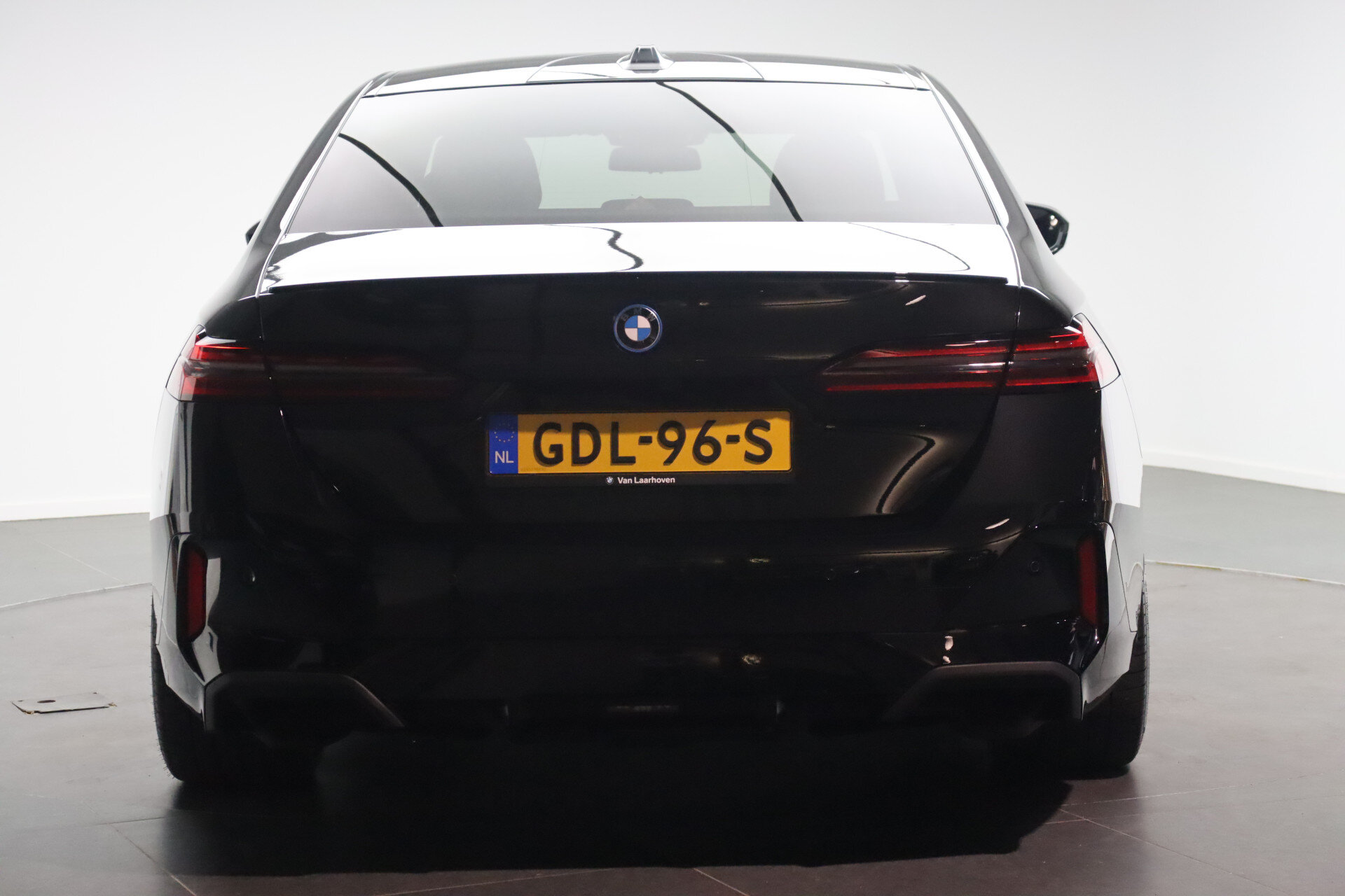 BMW i5 eDrive40 M Sport Automaat - Afbeelding 3