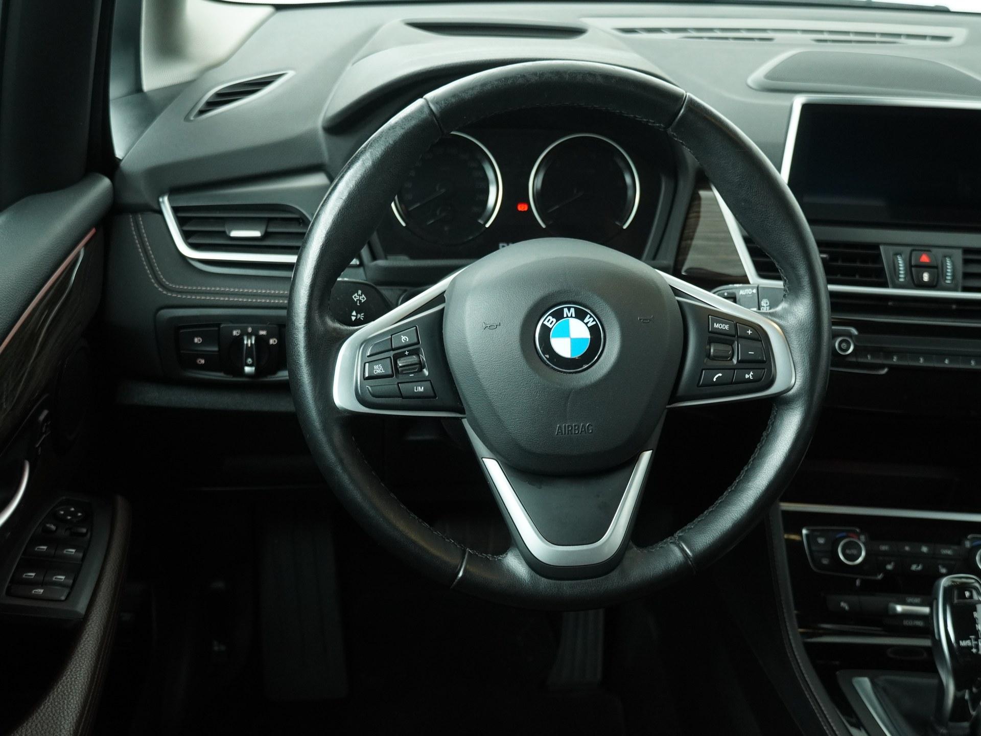 BMW 2 Serie Gran Tourer 220i 7p. Executive Edition - Afbeelding 2