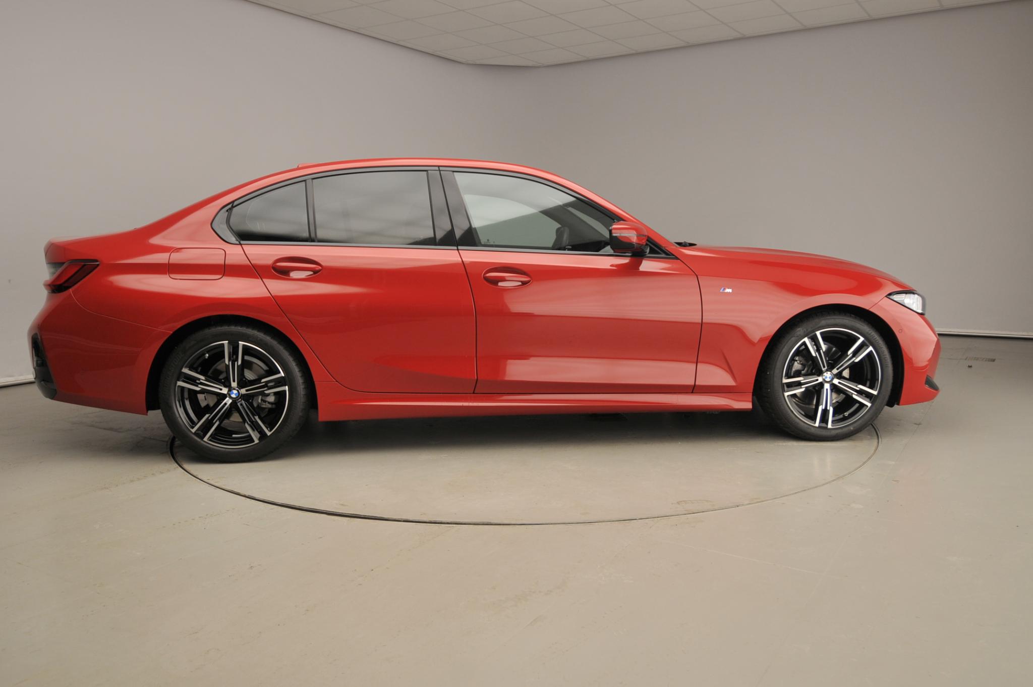 BMW 3 Serie Sedan 320i - Afbeelding 4