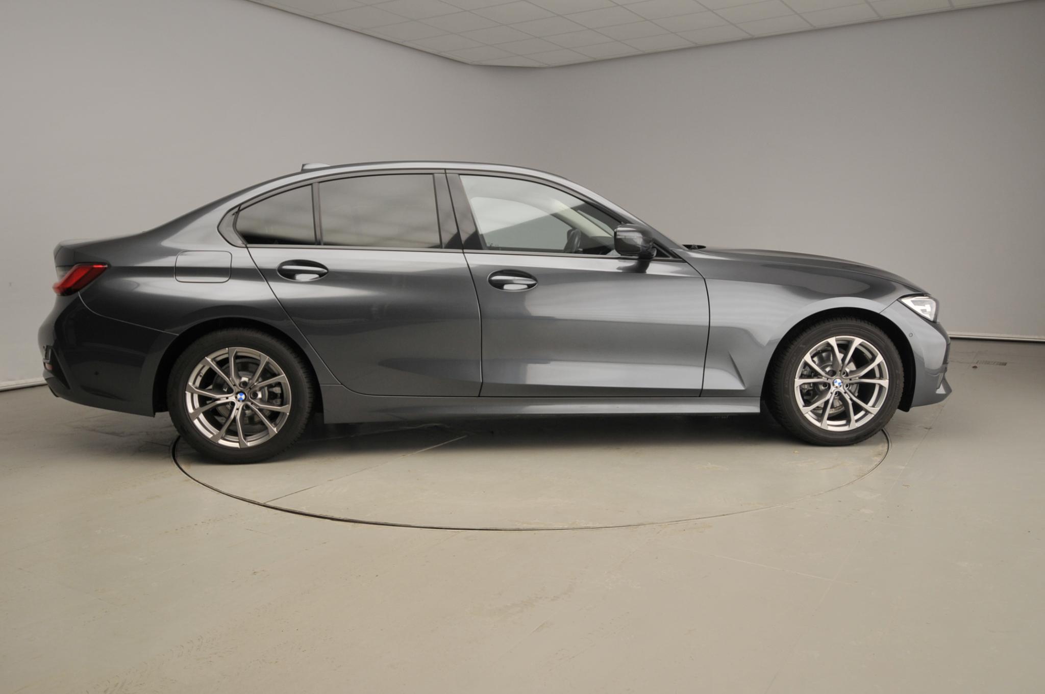 BMW 3 Serie Sedan 318d - Afbeelding 4