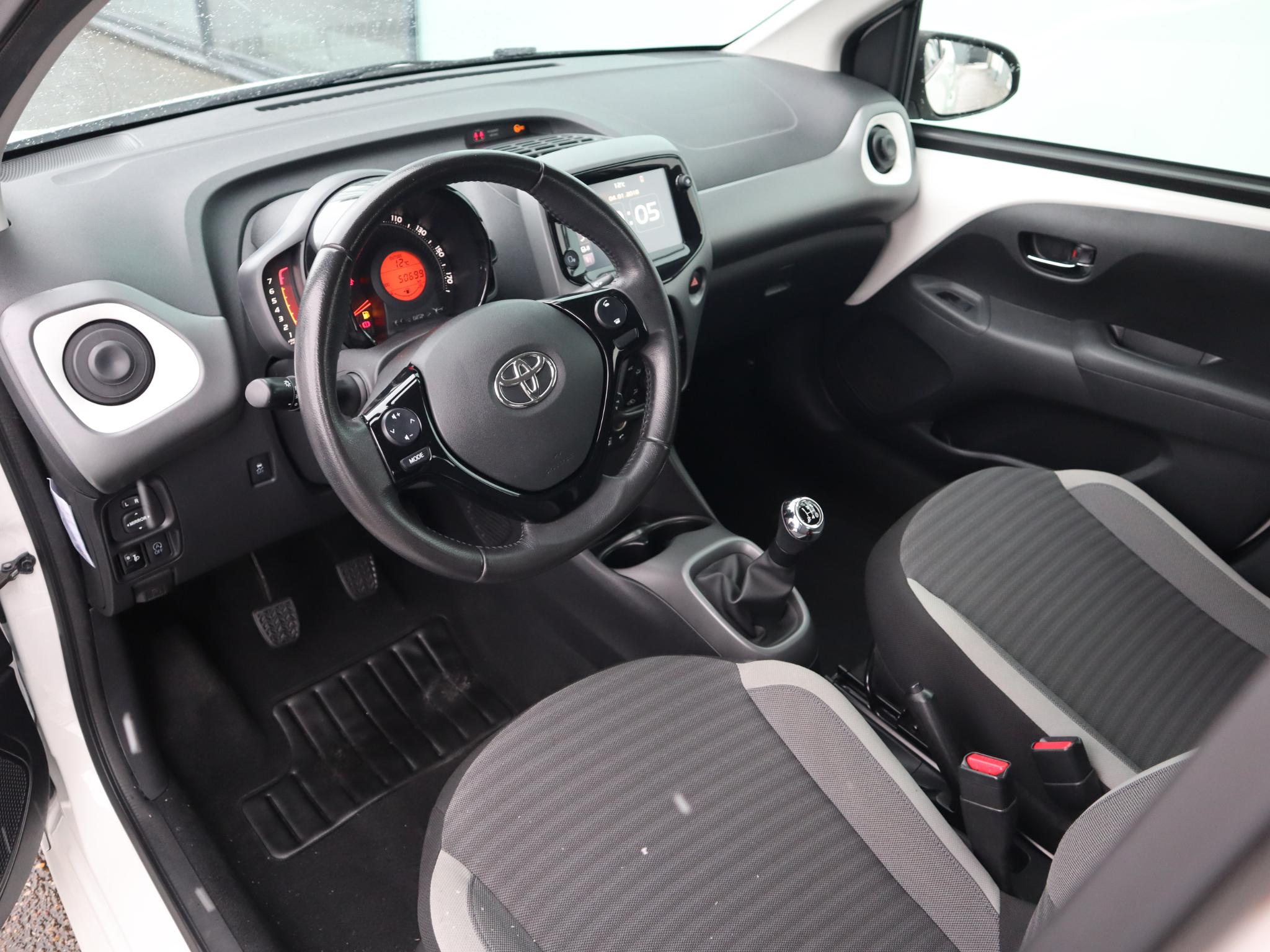 Toyota Aygo 1.0 VVT-i x-play limited - Afbeelding 2