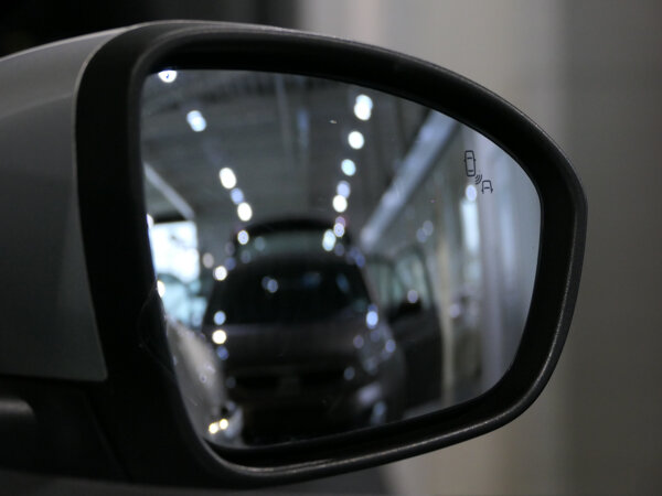 Dodehoek signalering (Blind Spot Warning) Dodehoek signalering (Blind Spot Warning)