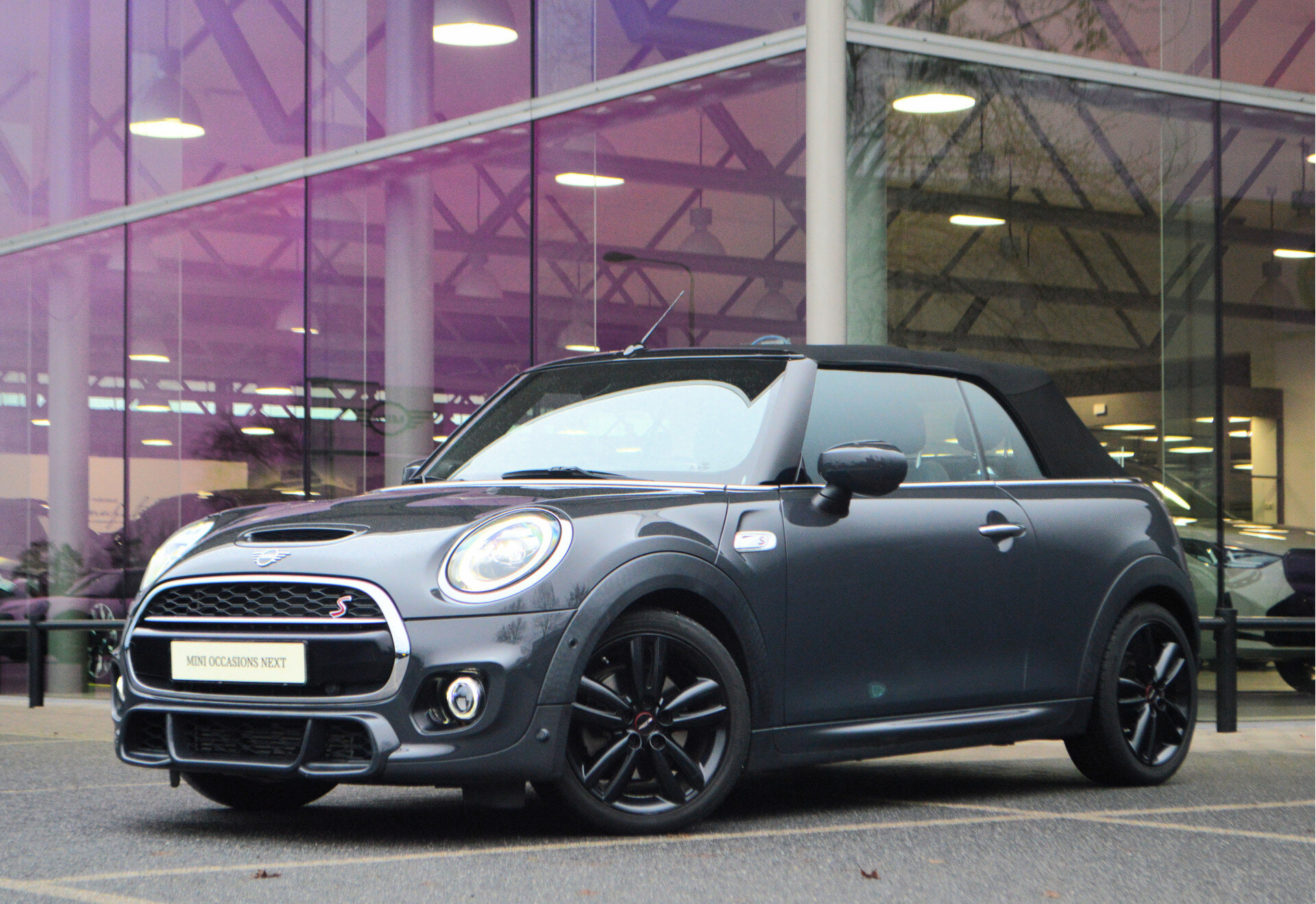 MINI Cabrio Cooper S John Cooper Works Automaat