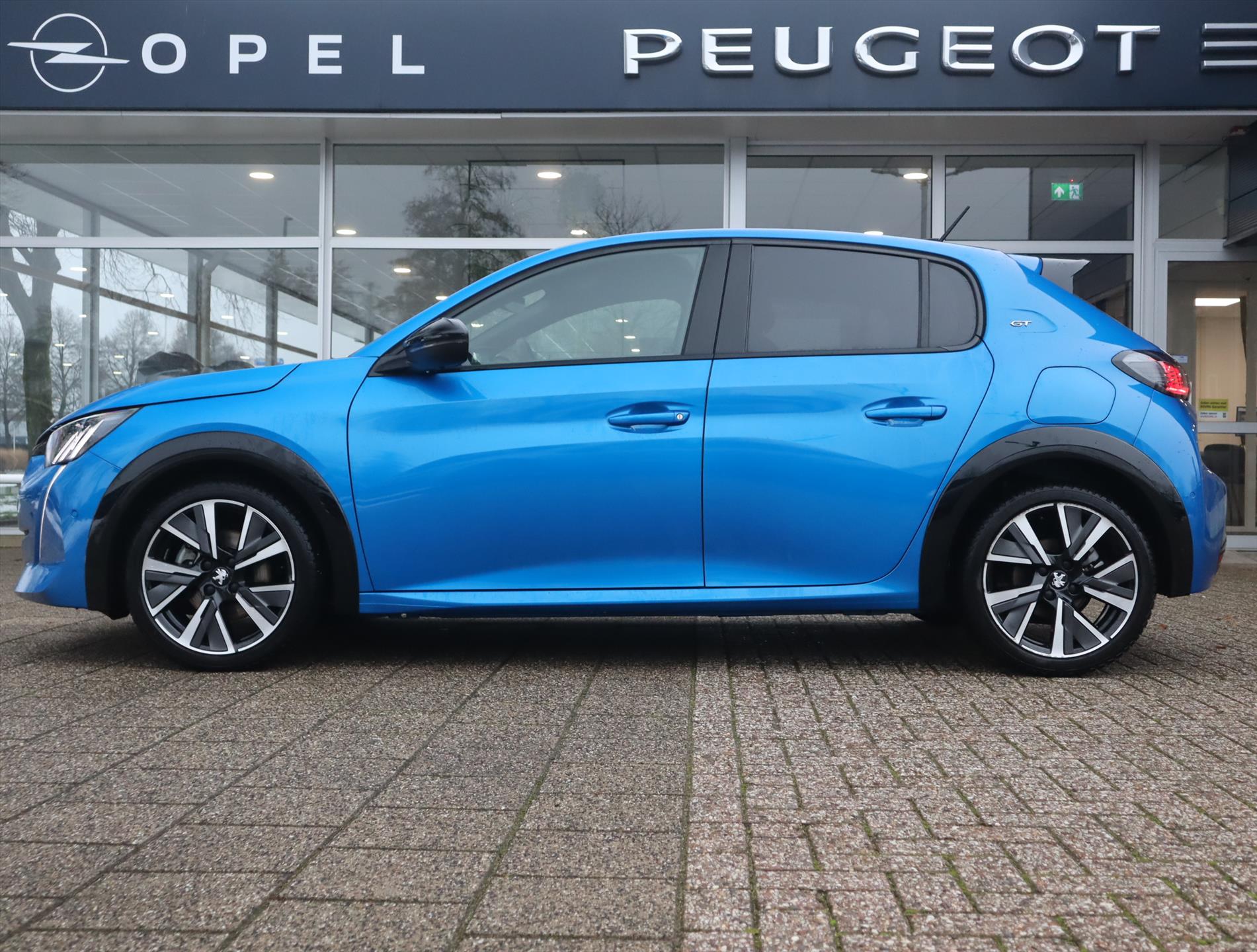 Peugeot 208 GT PureTech 100pk EAT8 automaat, Rijklaarprijs, Navigatie Adaptieve cruise control Verwarmbare voorstoelen - Afbeelding 2