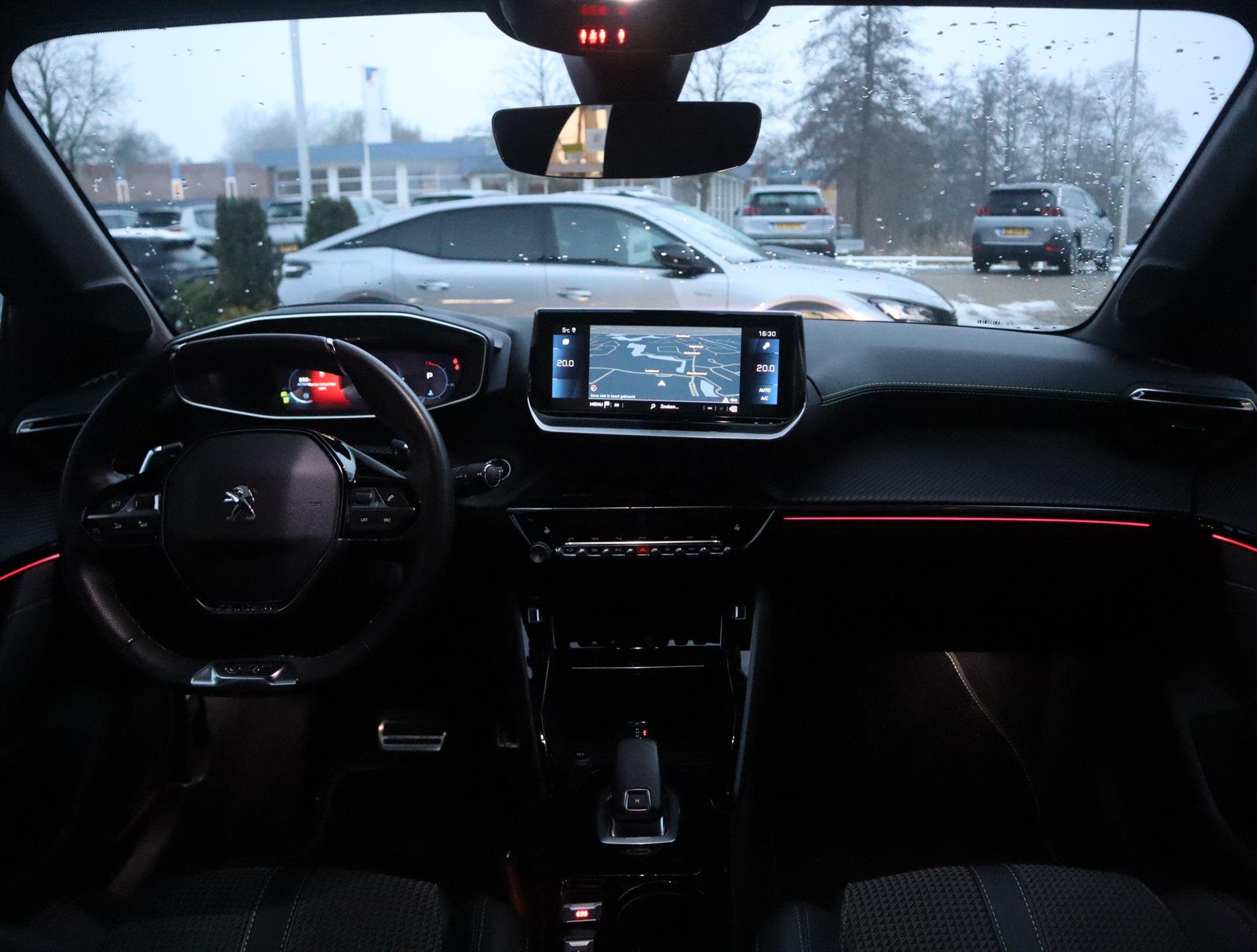 Peugeot 208 GT PureTech 100pk EAT8 automaat, Rijklaarprijs, Navigatie Adaptieve cruise control Verwarmbare voorstoelen - Afbeelding 5