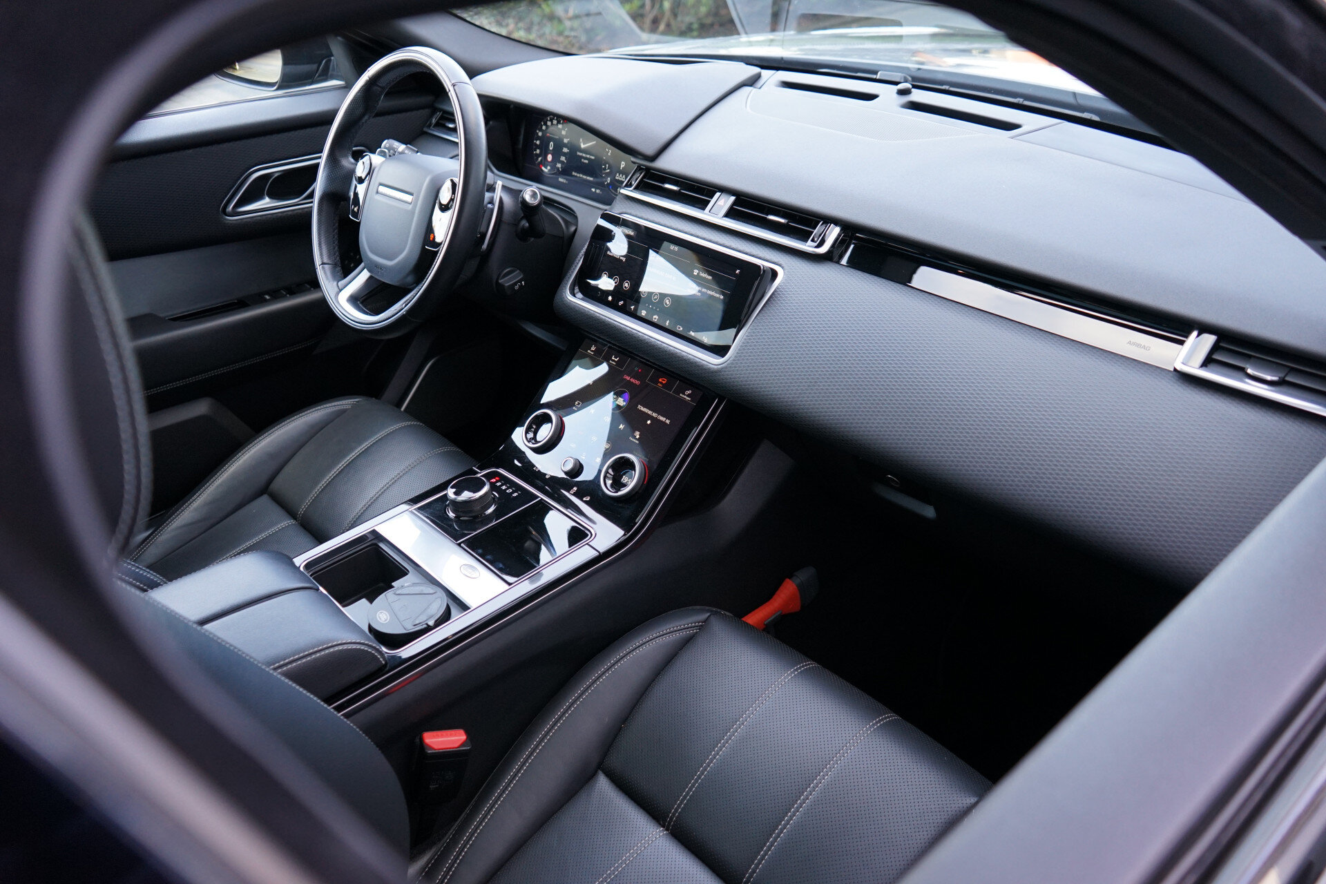 Land Rover Range Rover Velar 2.0 P300 Turbo AWD R-Dynamic SE - Afbeelding 3