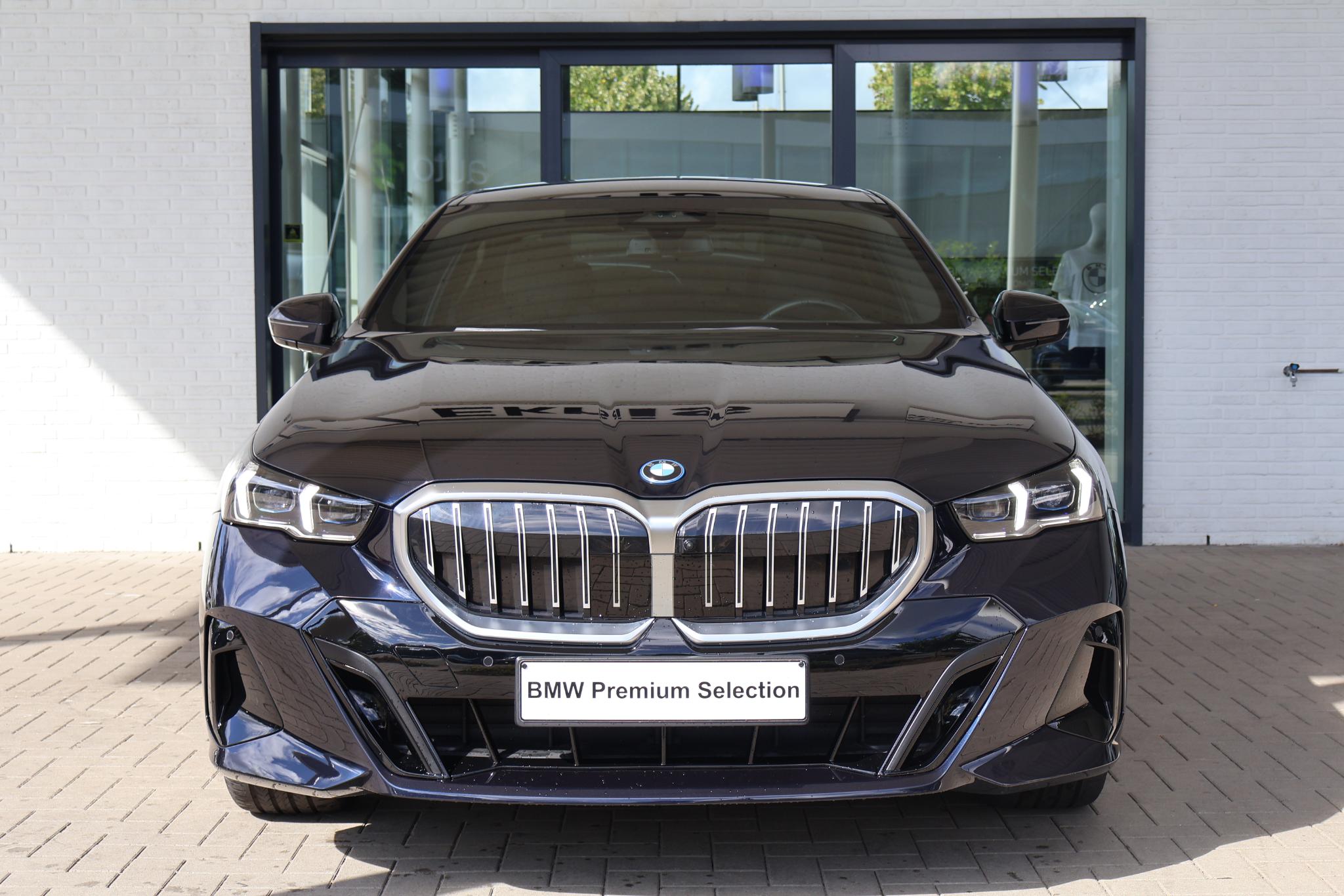 BMW 5 Serie Sedan 550e xDrive - Afbeelding 3