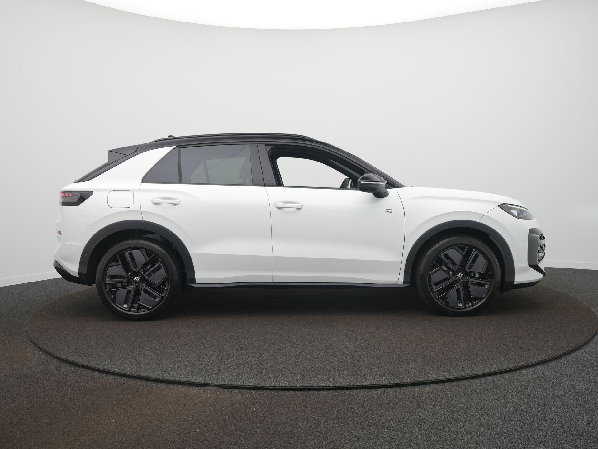 Volkswagen T-Roc R-Line First Edition 1.5 eTSI 110 kW / 150 PK SUV  - Afbeelding 4