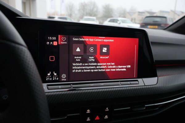 Apple Carplay/Android Auto Apple Carplay/Android Auto