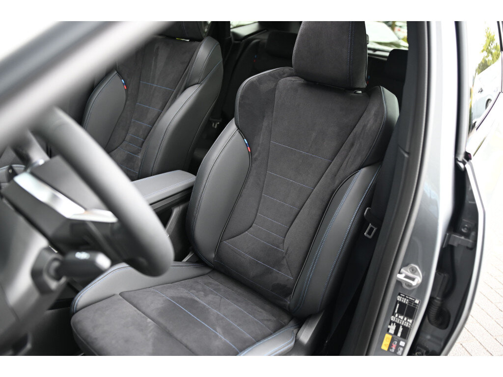 BMW 2 Serie Active Tourer 225e xDrive High Executive M Sport Automaat - Afbeelding 4