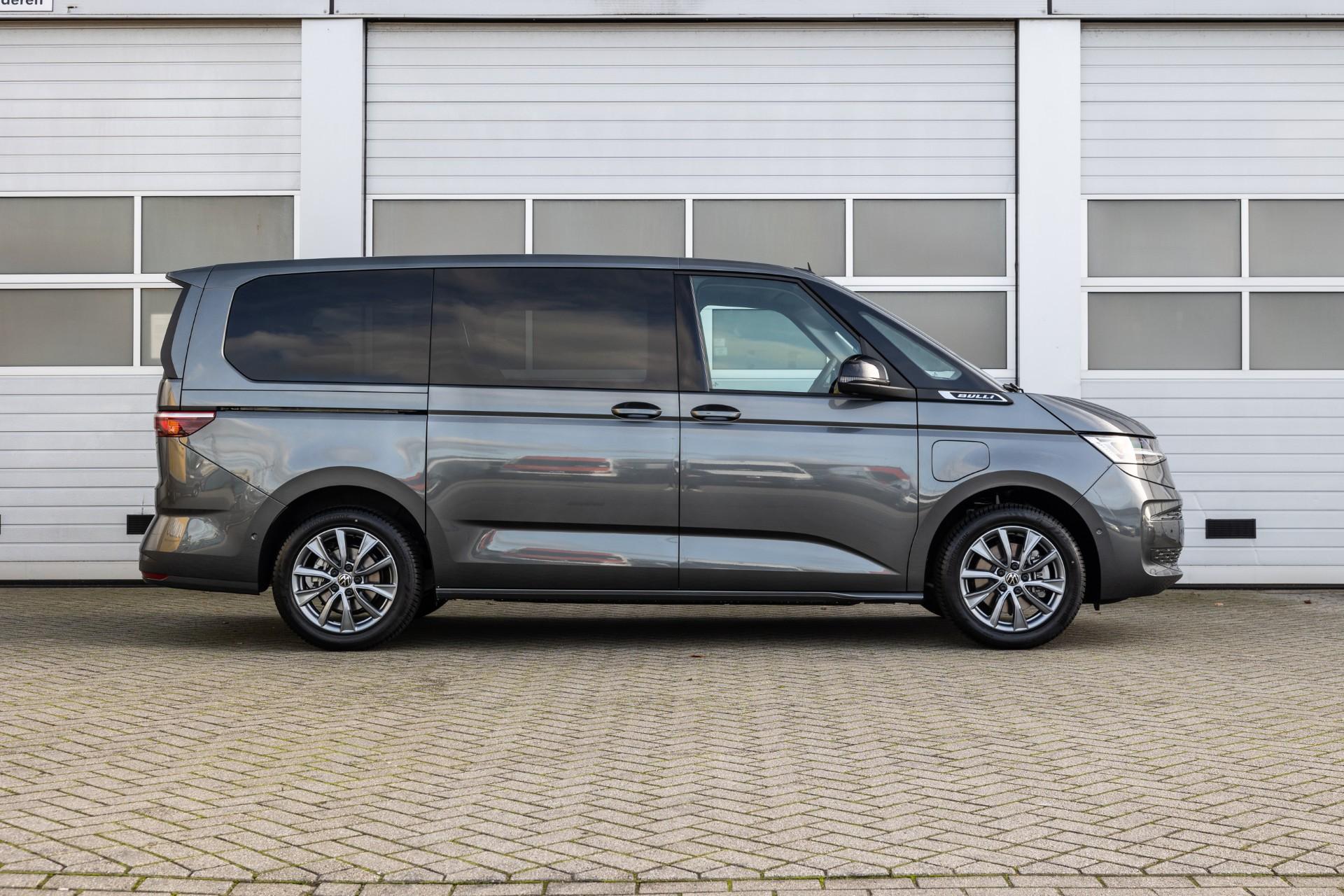 Volkswagen Multivan 1.5 eHybrid 245pk DSG L2 Bulli Edition 4Motion - Afbeelding 3