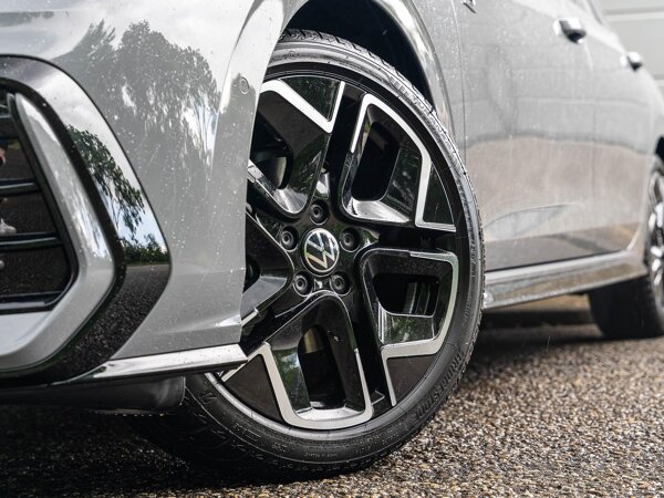 lichtmetalen velgen 6-spaaks 18" lichtmetalen velgen 6-spaaks 18"