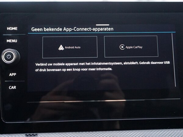 Apple Carplay/Android Auto Apple Carplay/Android Auto