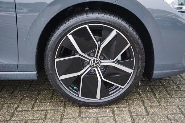 lichtmetalen velgen 5-spaaks 18"