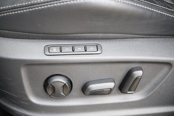 elektrisch verstelb. bestuurdersstoel met geheugen elektrisch verstelb. bestuurdersstoel met geheugen