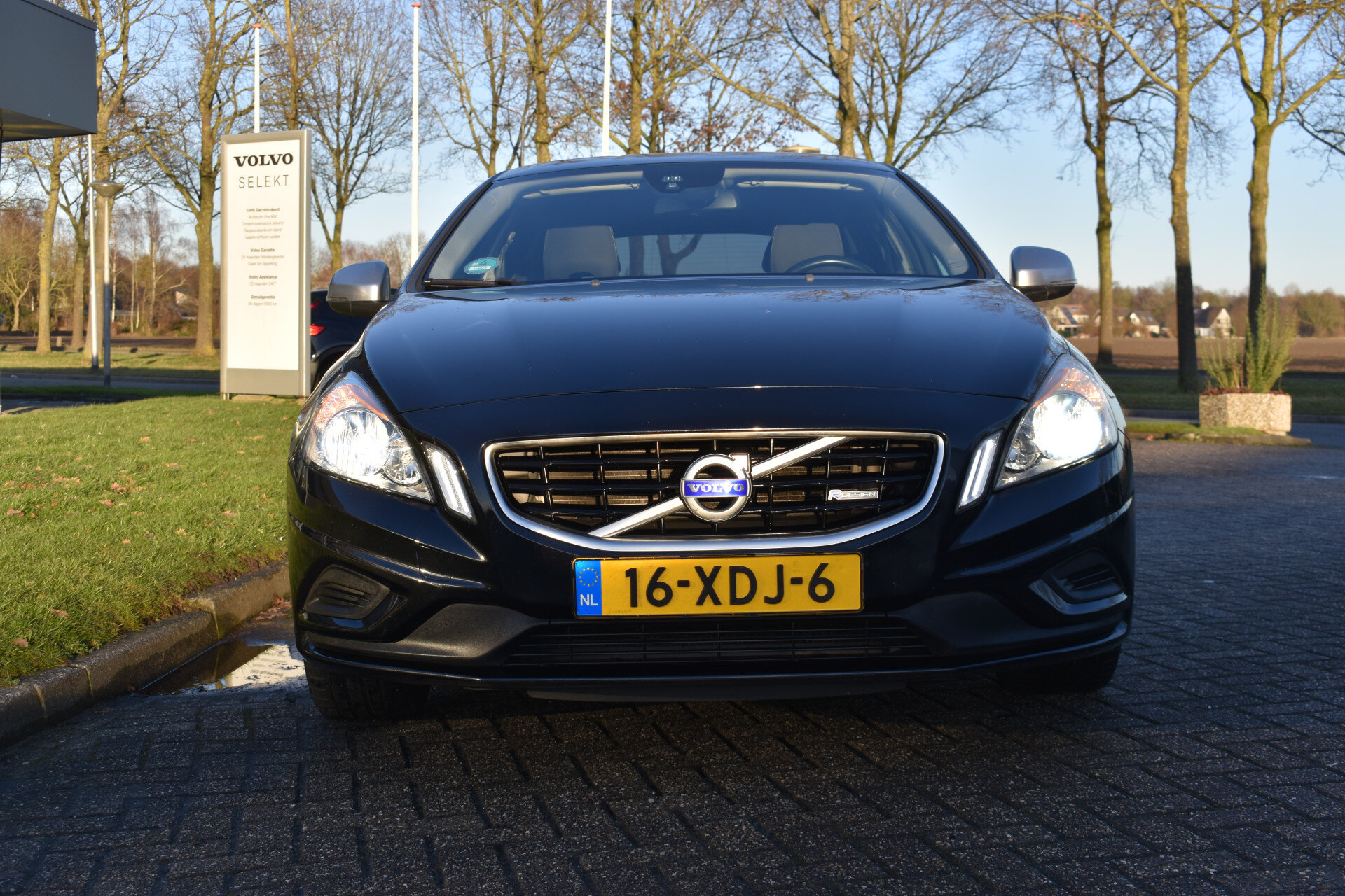 Volvo V60 T3 180PK R-Design - Afbeelding 3