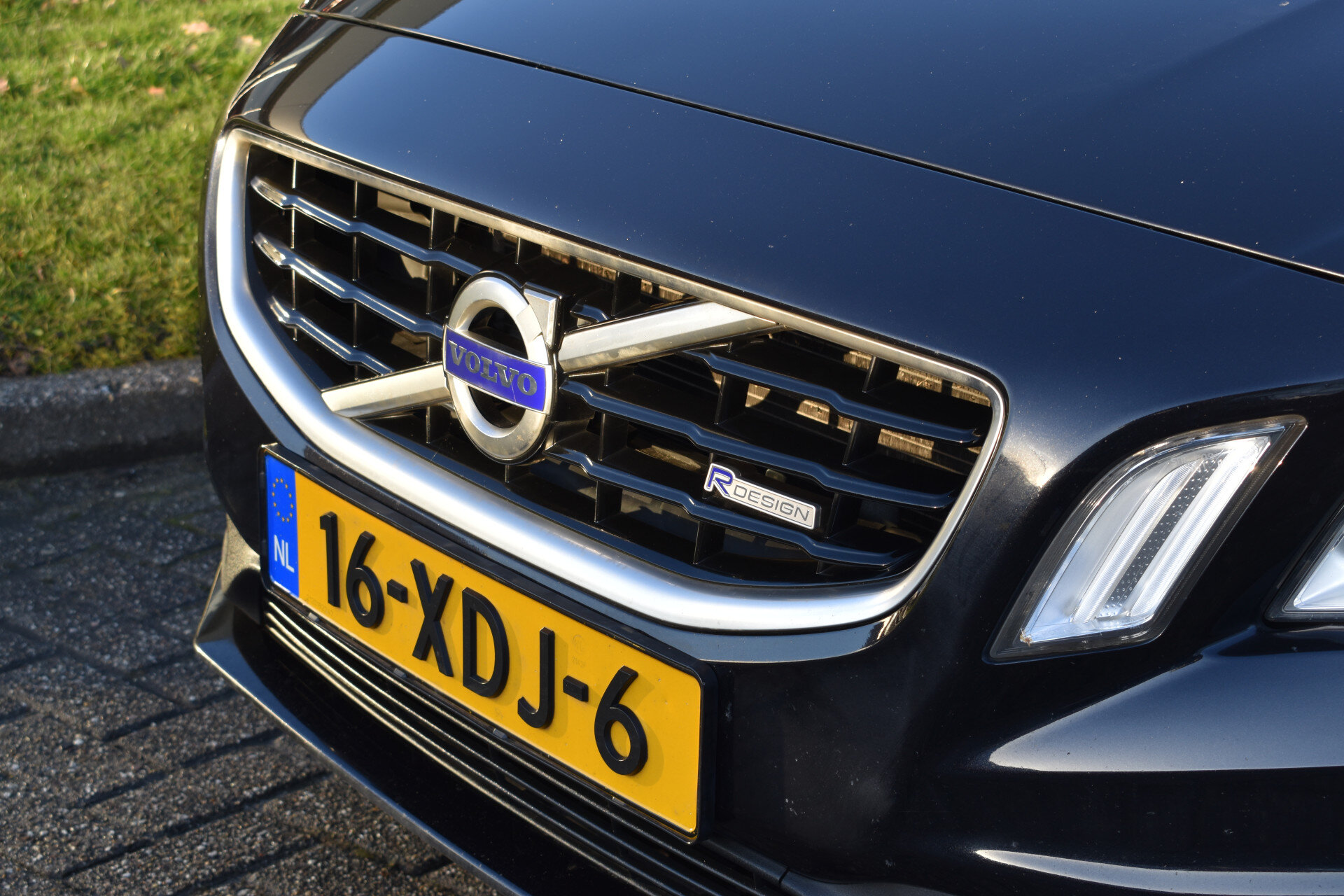 Volvo V60 T3 180PK R-Design - Afbeelding 5