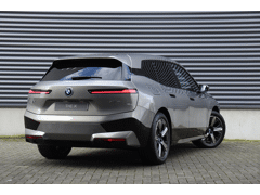 BMW iX xDrive40 High Executive - Afbeelding 2