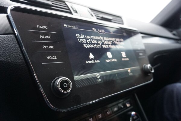 Apple Carplay/Android Auto