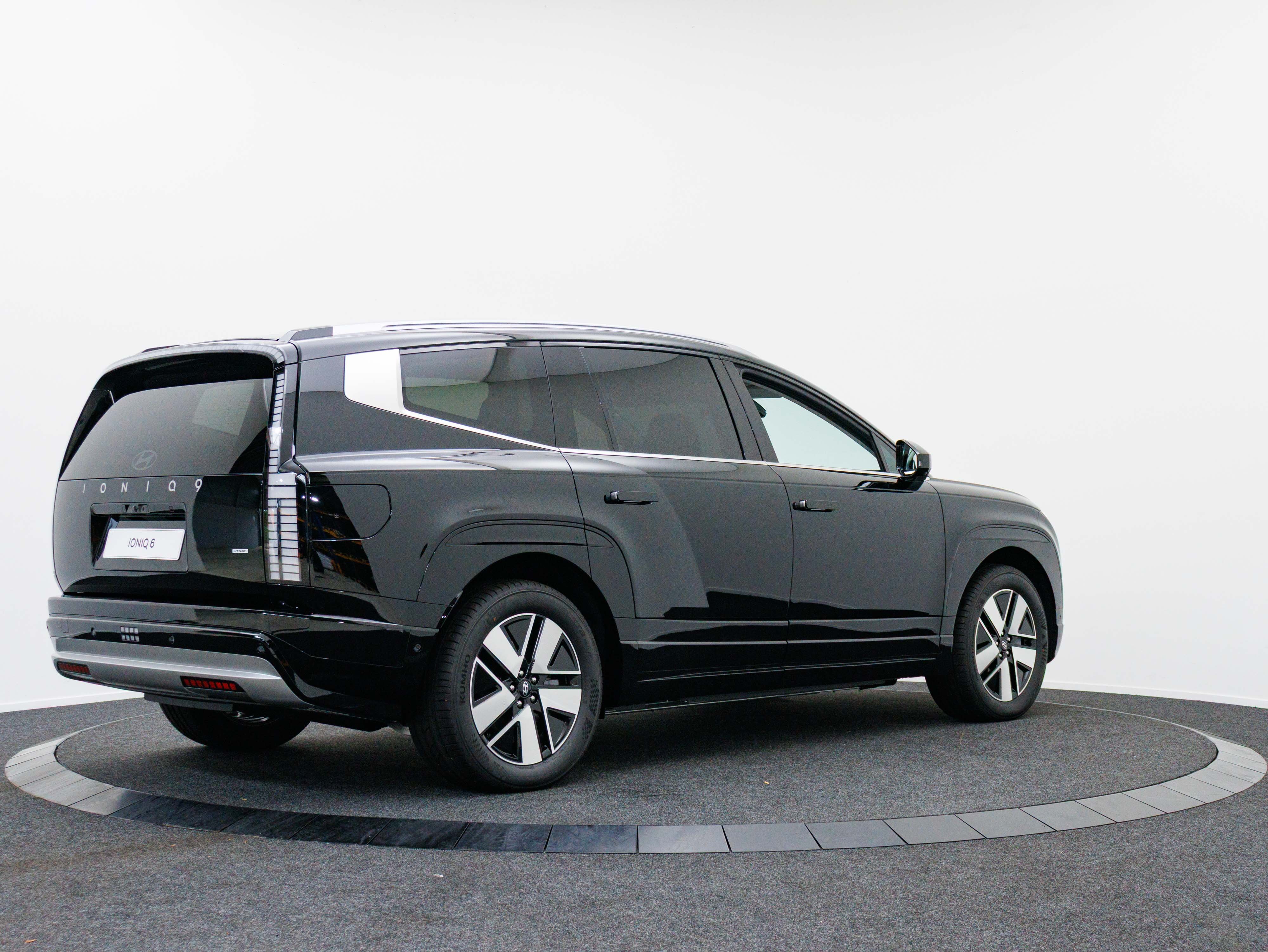Hyundai IONIQ 9 110.3 kWh AWD Connect+ Automaat - Afbeelding 2