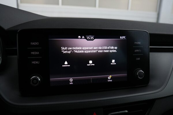 Apple Carplay/Android Auto