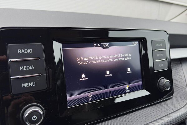 Apple Carplay/Android Auto Apple Carplay/Android Auto