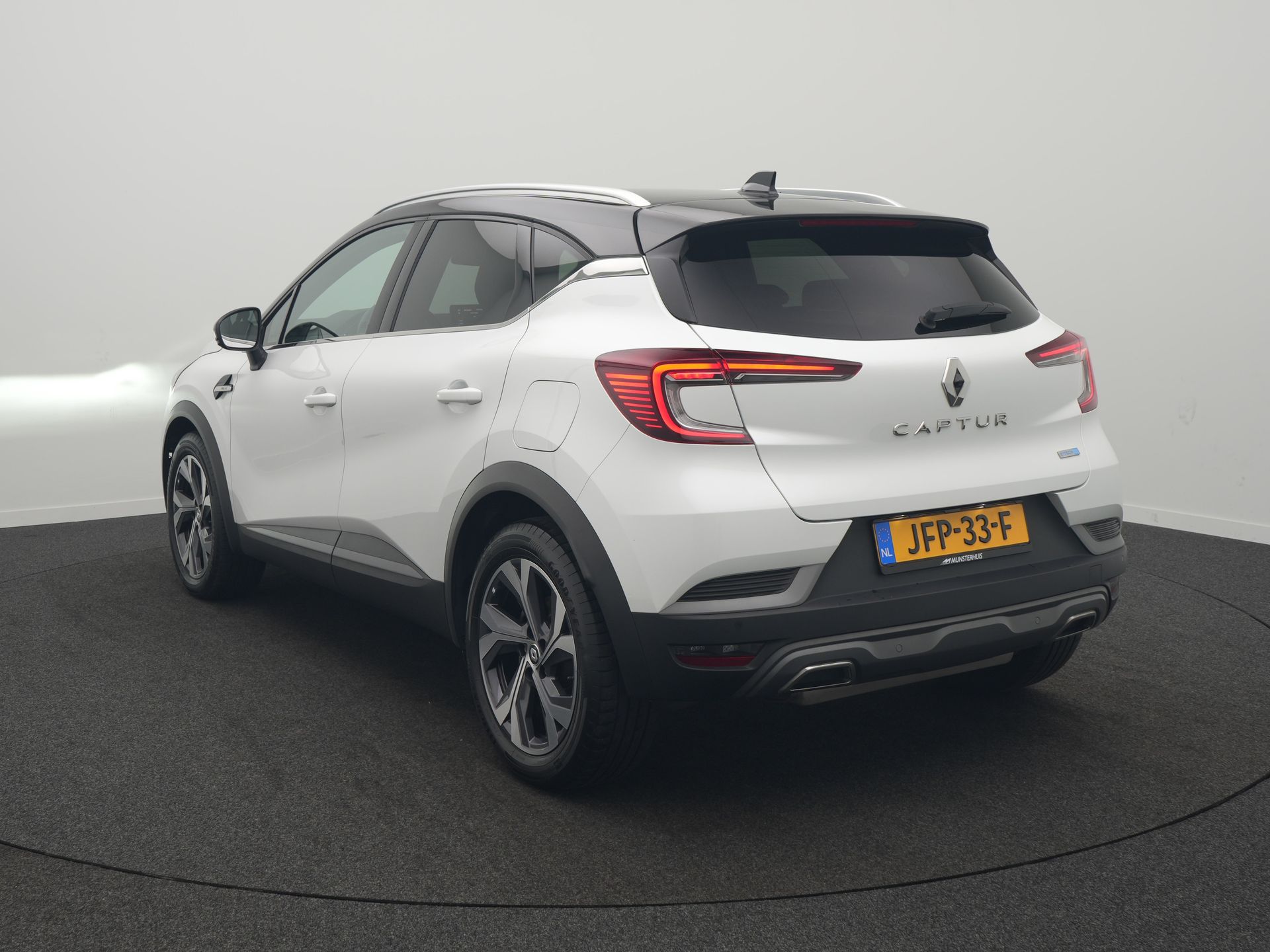 Renault Captur 1.6 E-Tech Plug-in Hybrid 160 RS Line - Afbeelding 3
